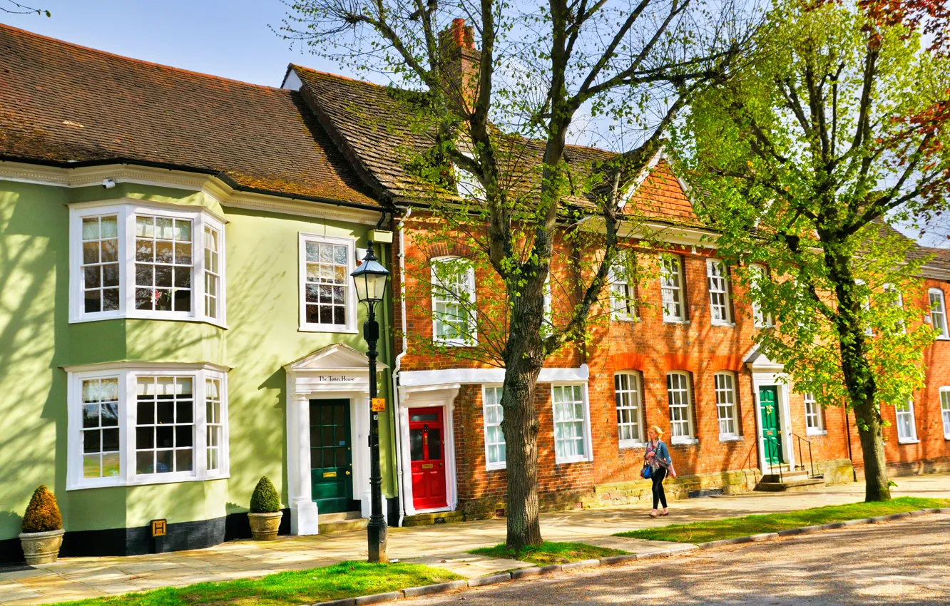 Фото обои лето, город, улица, England, West Sussex, Horsham