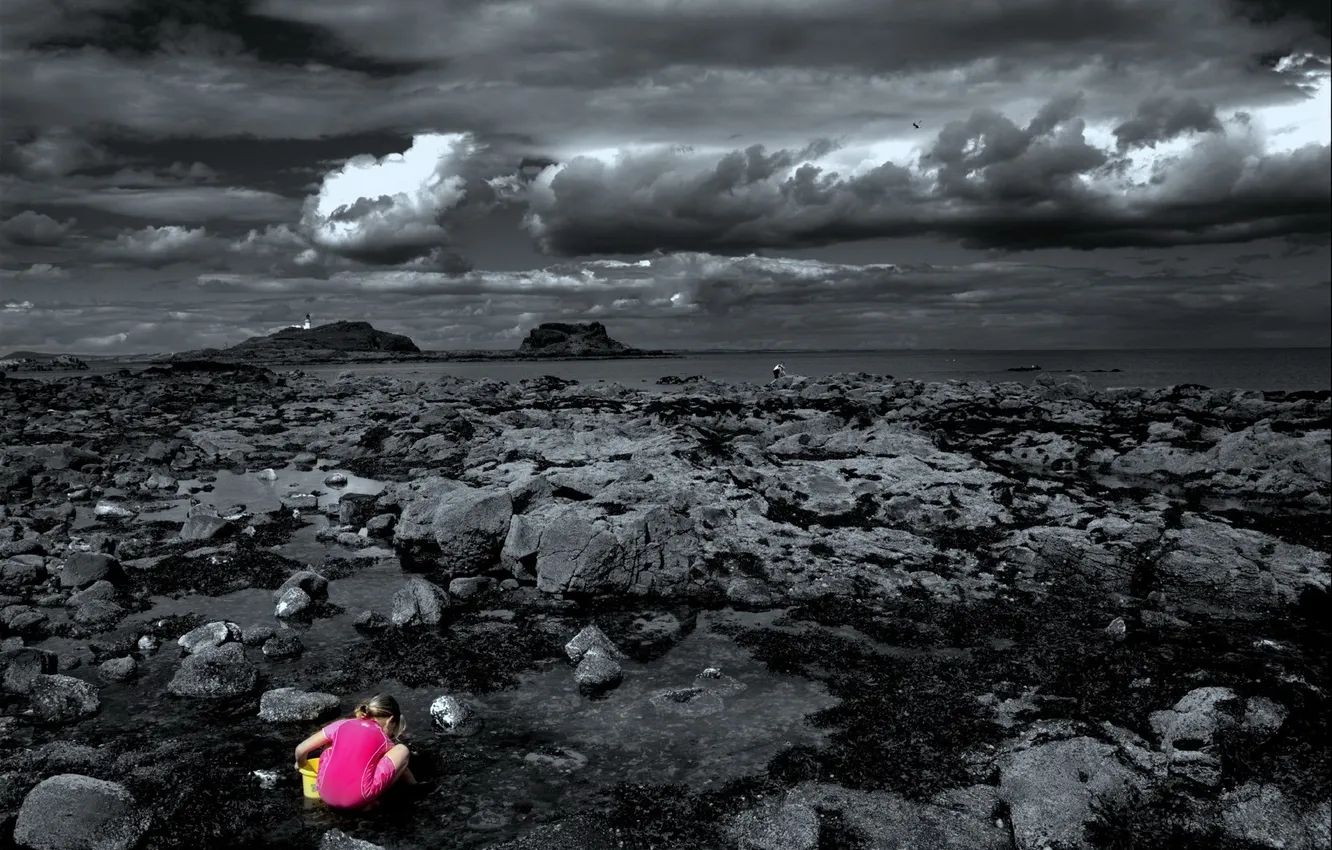Фото обои море, камни, девочка