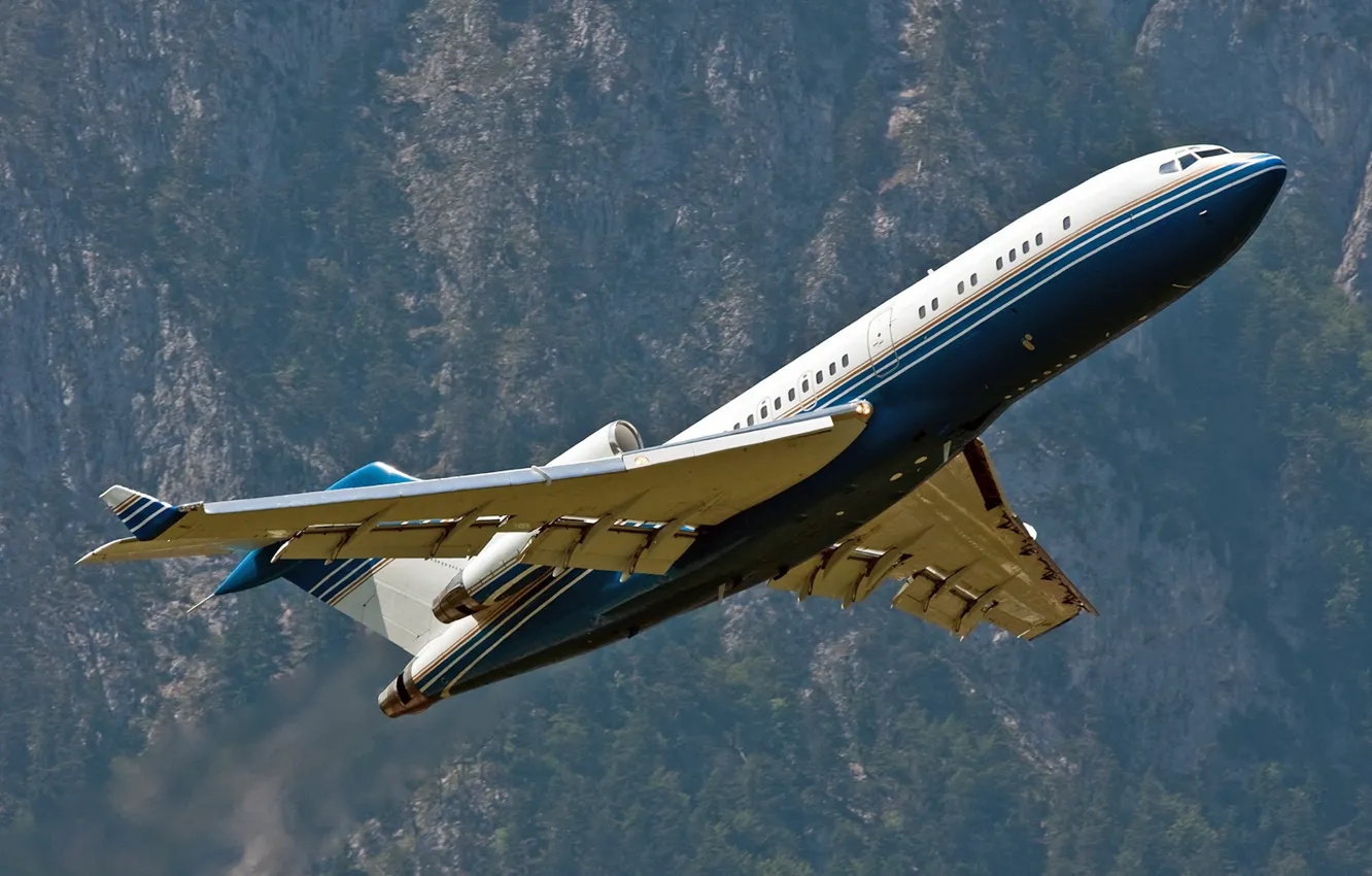 Фото обои 2010, July 01, Boeing 727-76, Innsbruck - Kranebitten (LOWI)