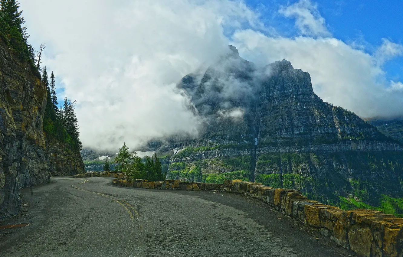 Фото обои дорога, лес, небо, облака, горы, шоссе