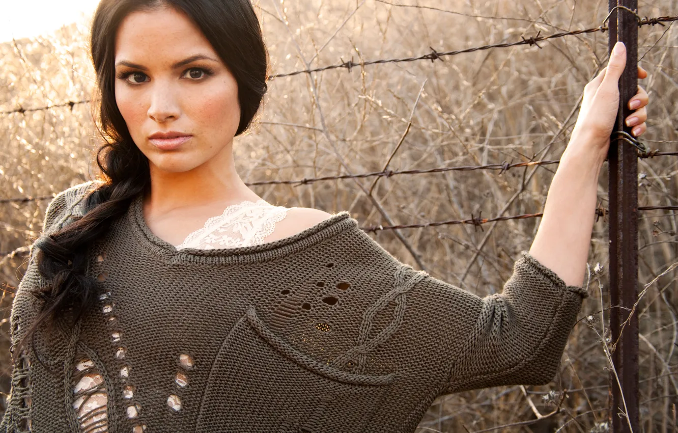 Фото обои актриса, веснушки, коса, колючка, свитер, Katrina Law, Катрина Ло