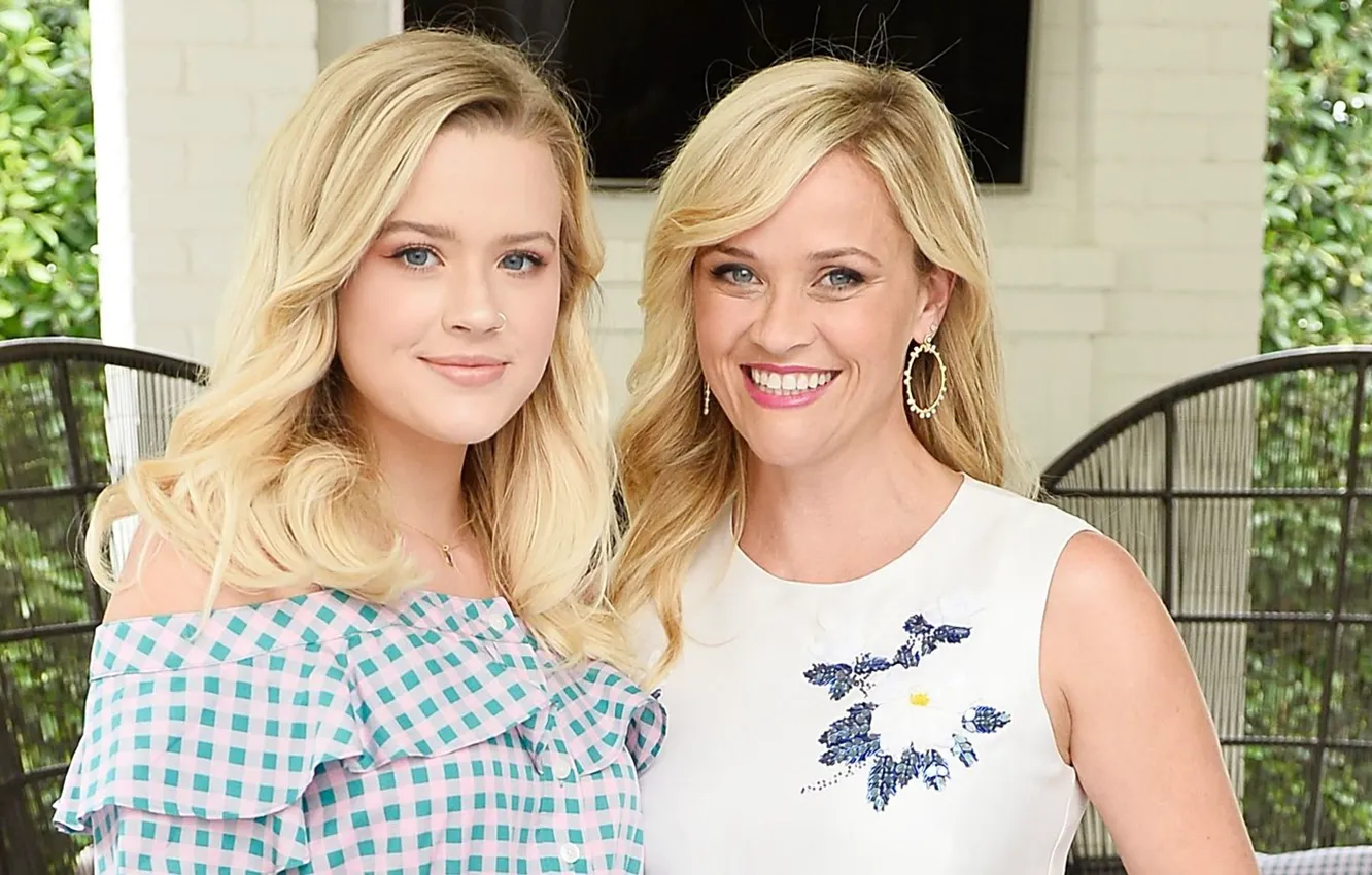 Фото обои блондинки, красивые, актрисы, Reese Witherspoon, Риз Уизерспун, мать и дочь, Ава Элизабет Филиппе, Ava Elizabeth …