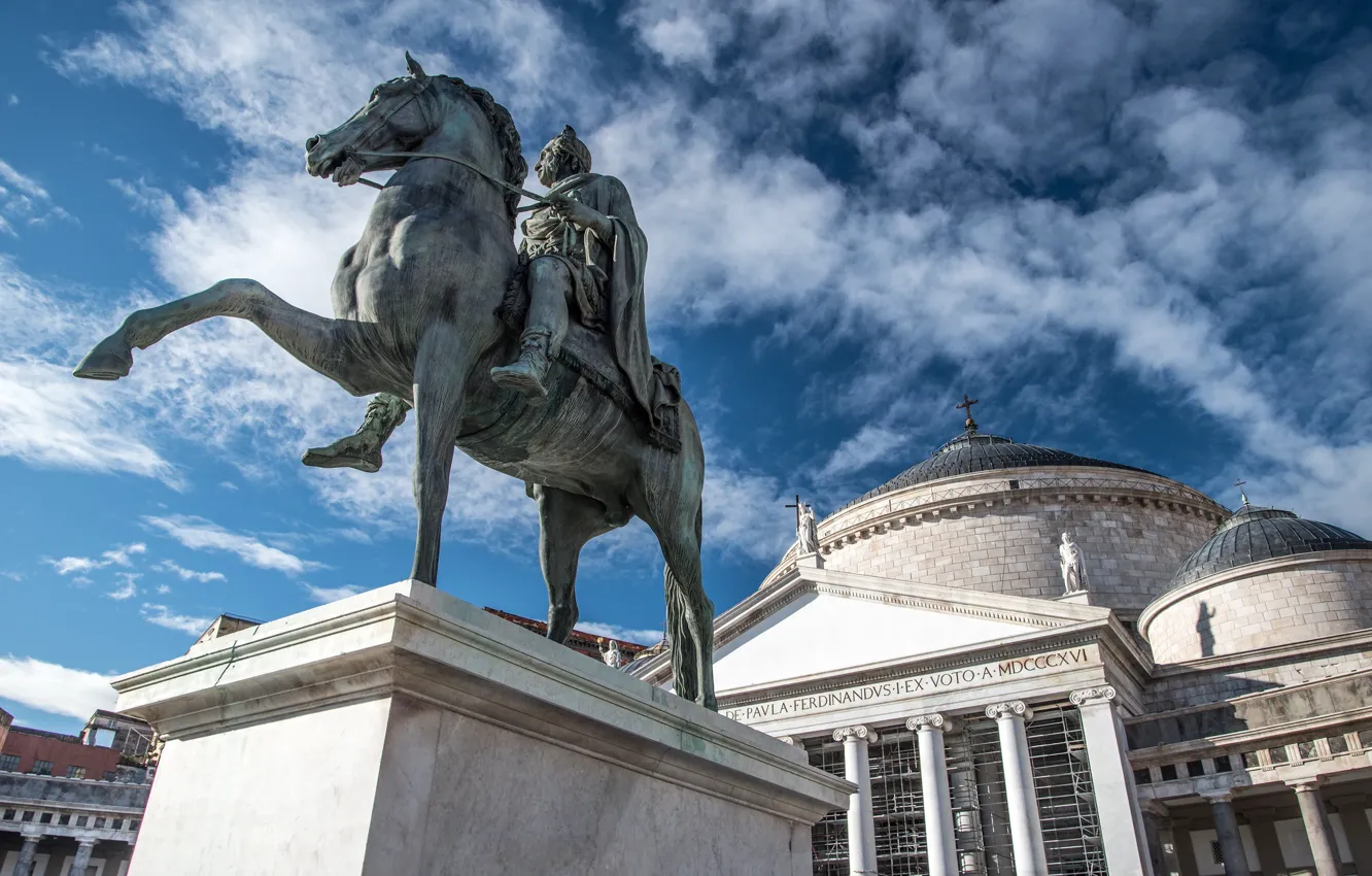 Фото обои Италия, Неаполь, Пьяцца-дель-Плебишито, статуя Фердинанда Первого