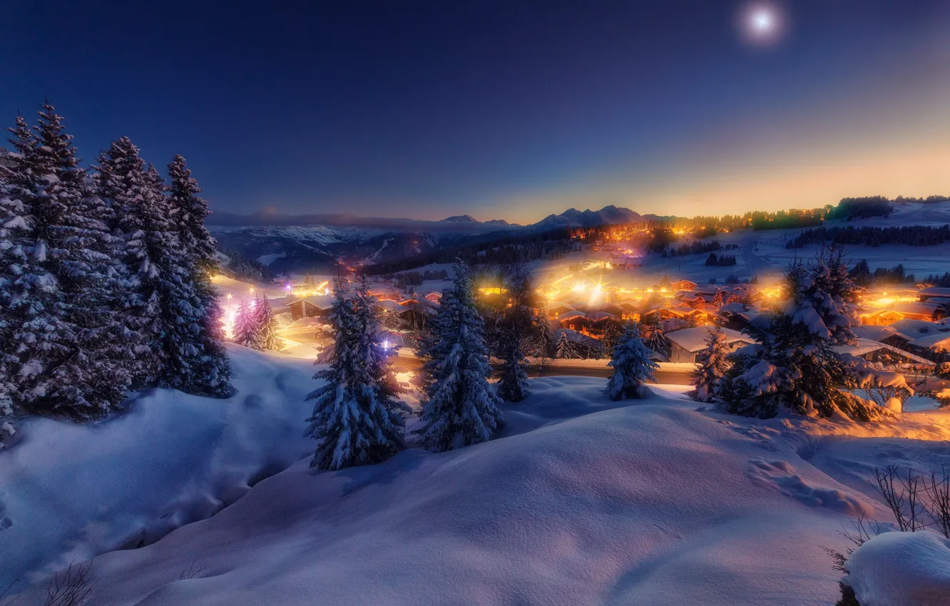 Фото обои зима, снег, ночь, огни, Франция, ели, деревня, сугробы