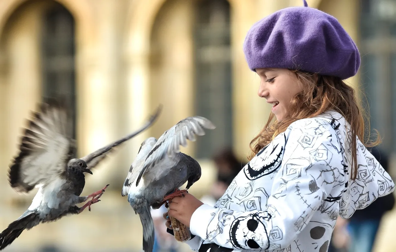 Фото обои птицы, дети, улыбка, widescreen, птица, обои, настроения, шапка