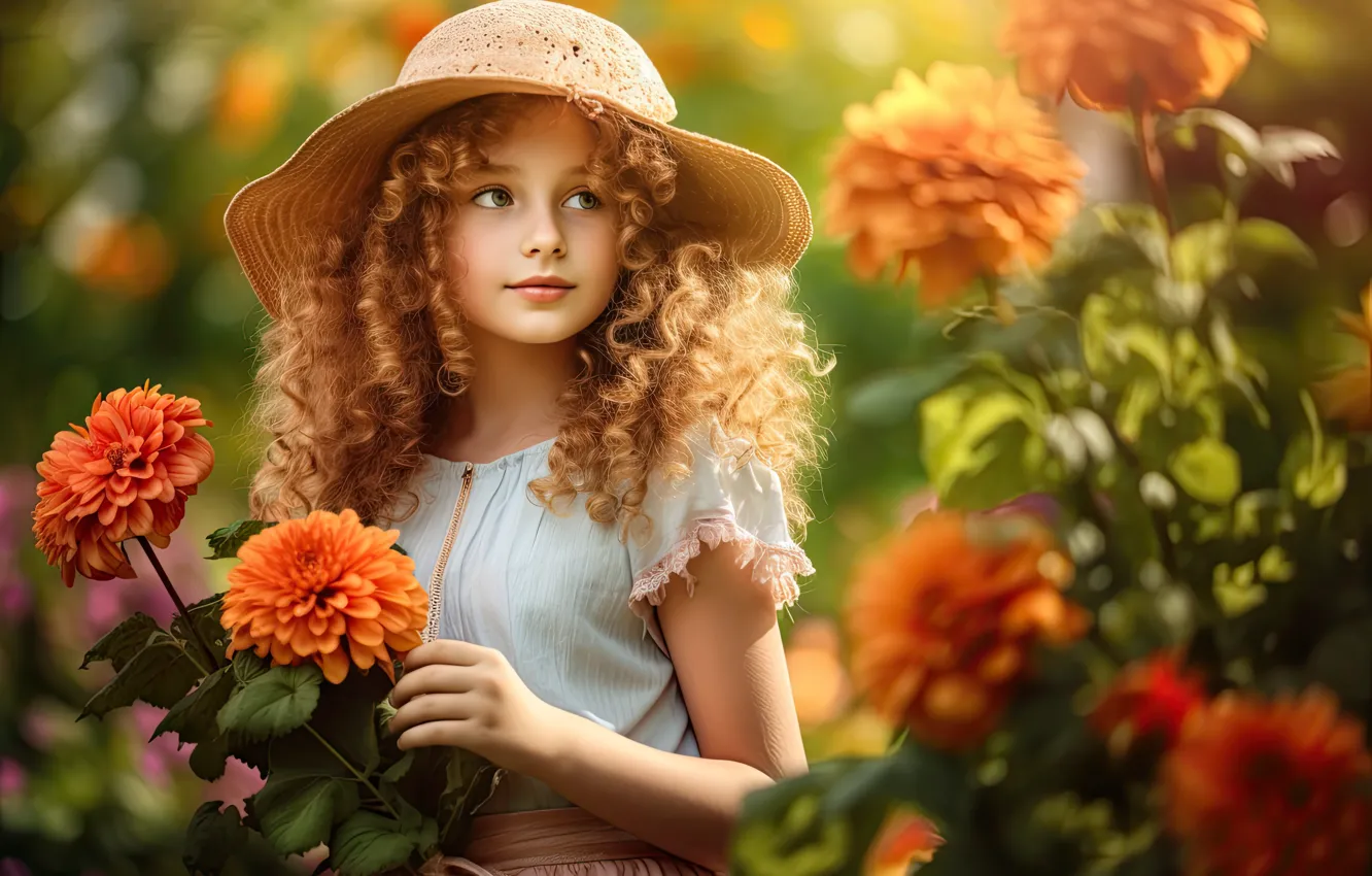 Фото обои лето, цветы, сад, девочка, шляпка, кудри, ИИ-арт, нейросеть