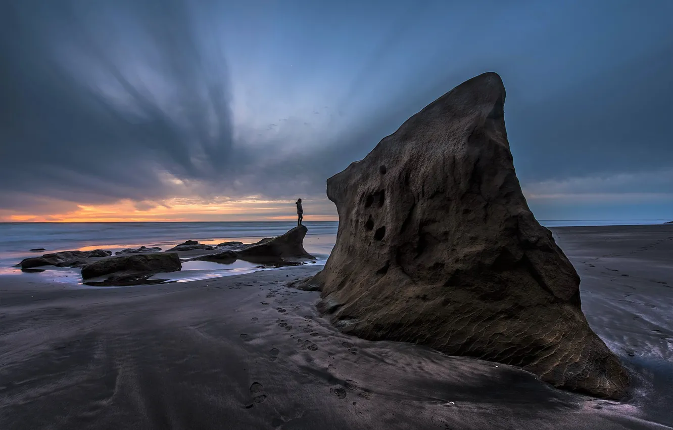 Фото обои скалы, побережье, человек, горизонт