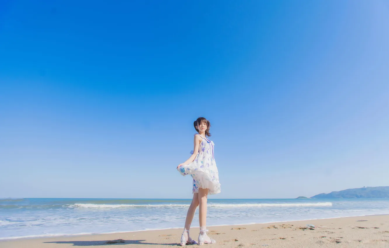 Фото обои Sky, Beautiful, Asian, Model, Coast, Beach, Water, Clear Sky