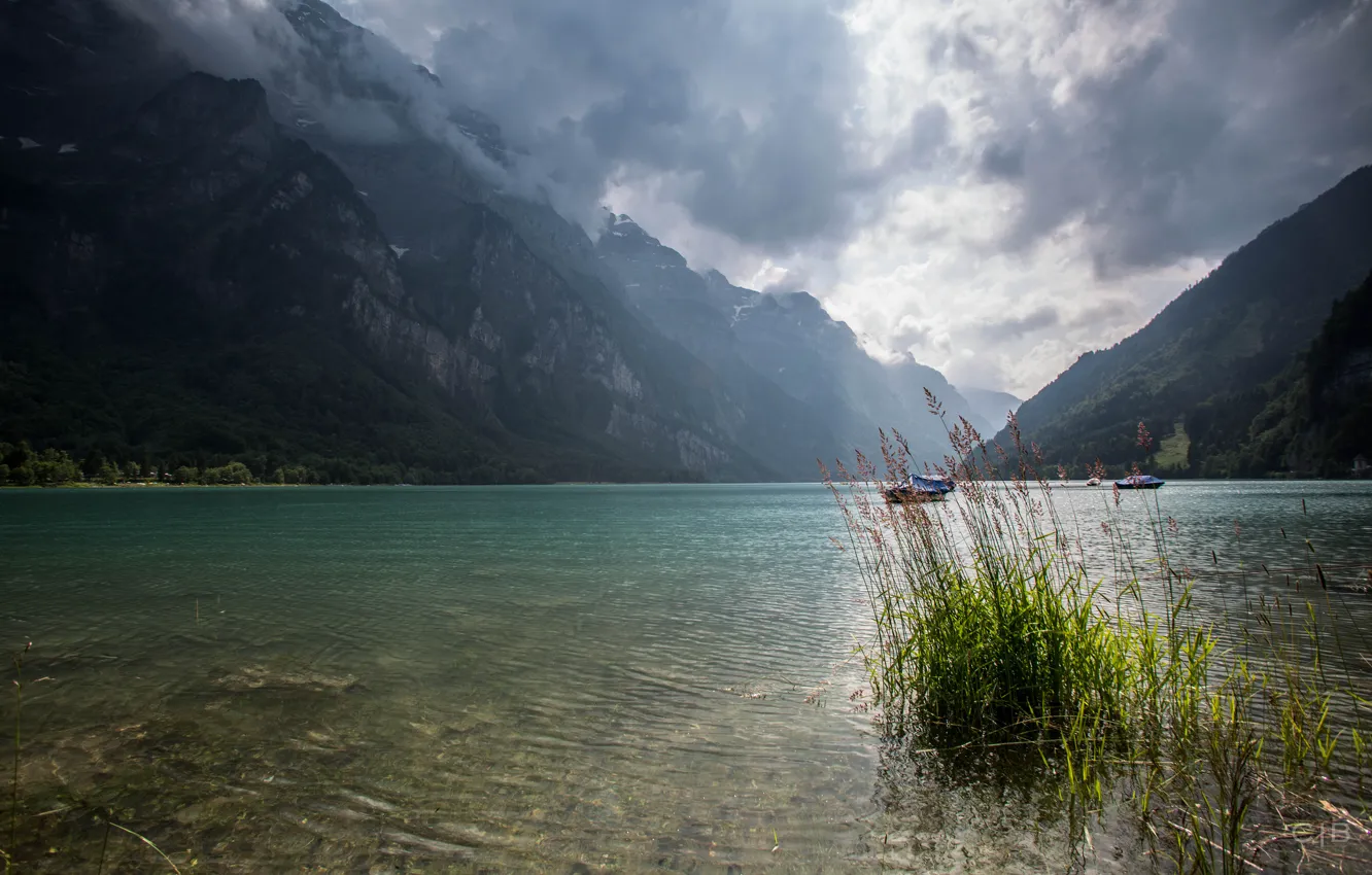 Фото обои горы, тучи, озеро, Швейцария, klöntalersee
