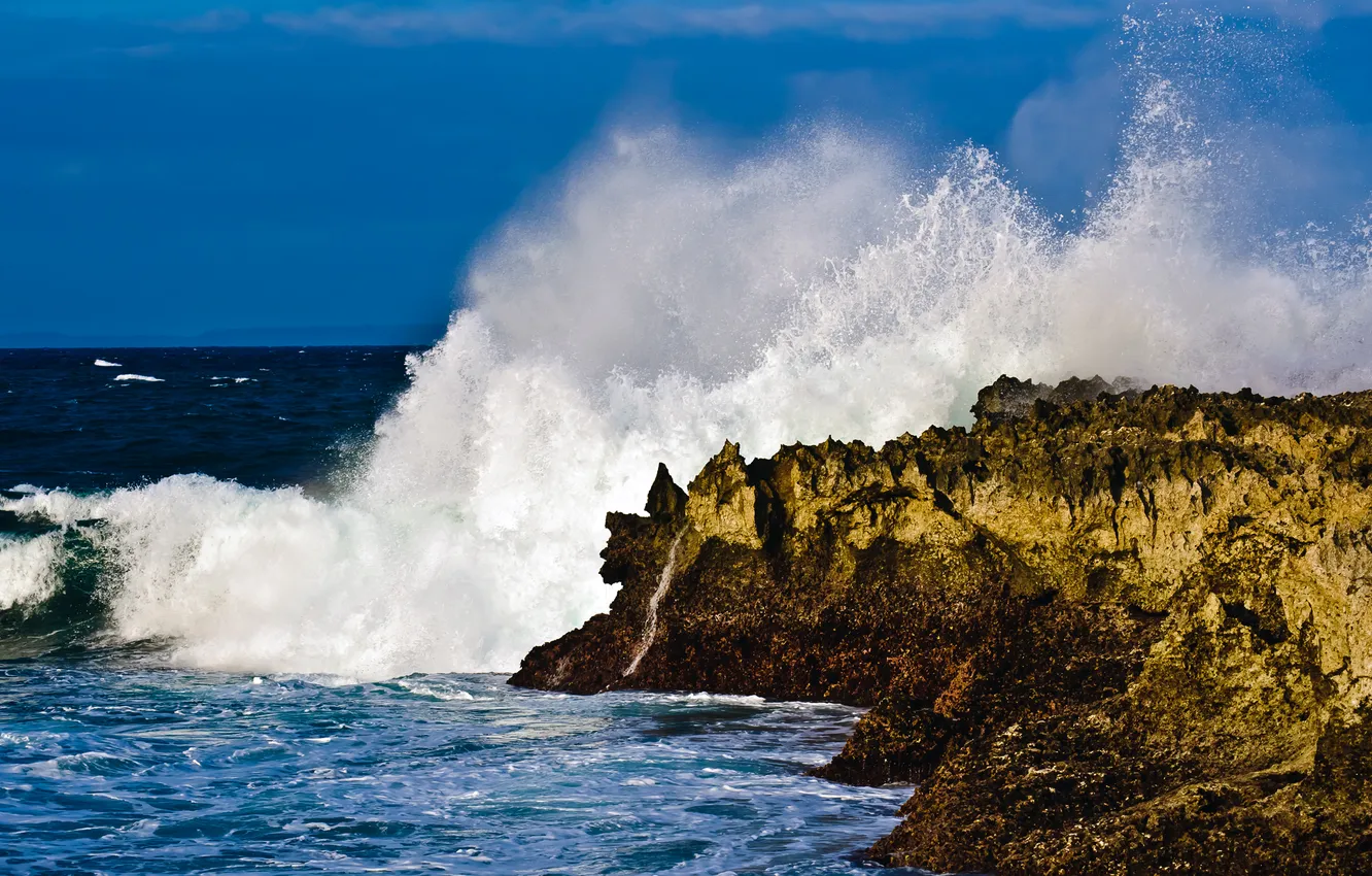 Фото обои волны, небо, вода, облака, природа, океан, скалы, берег