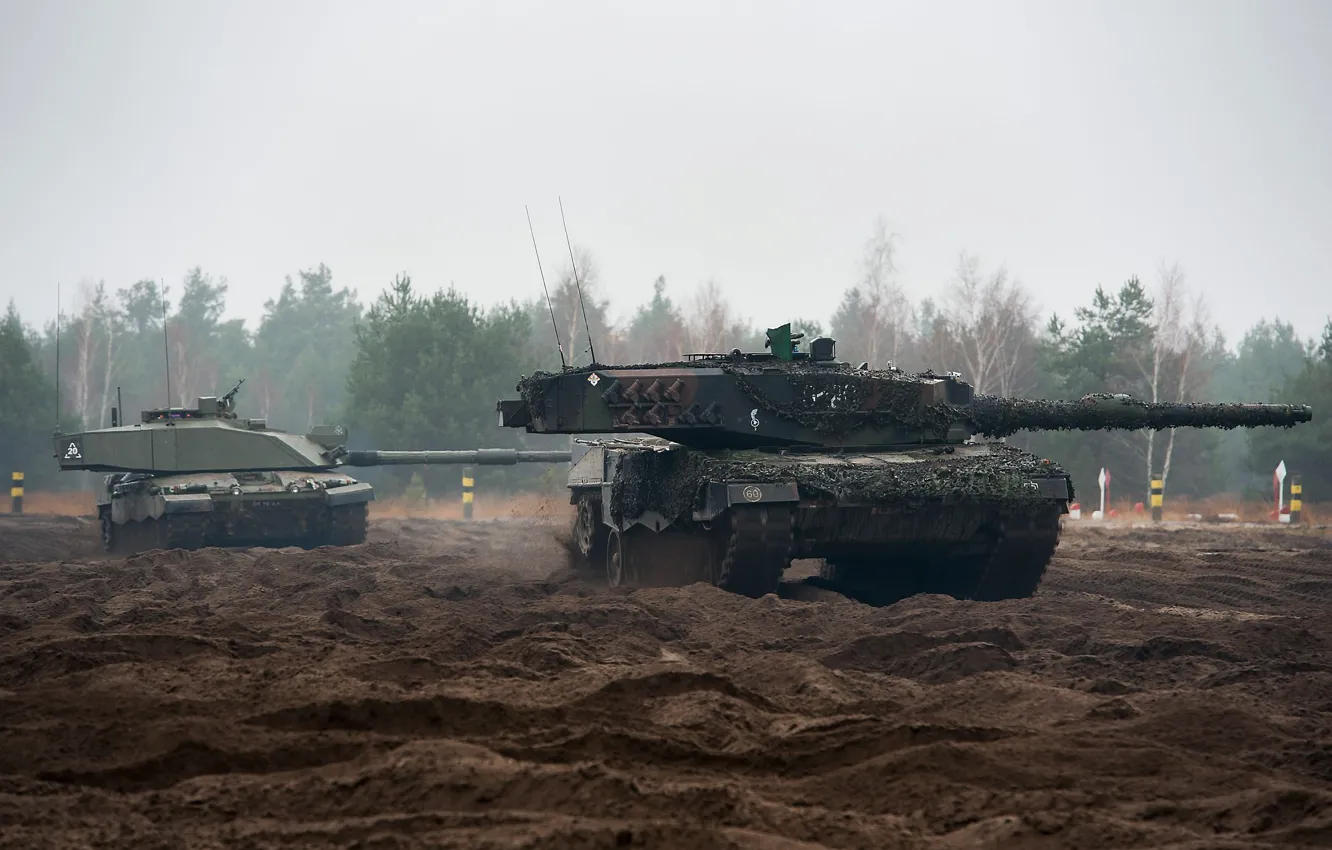 Фото обои полигон, танки, бронетехника, Leopard2, Challenger2