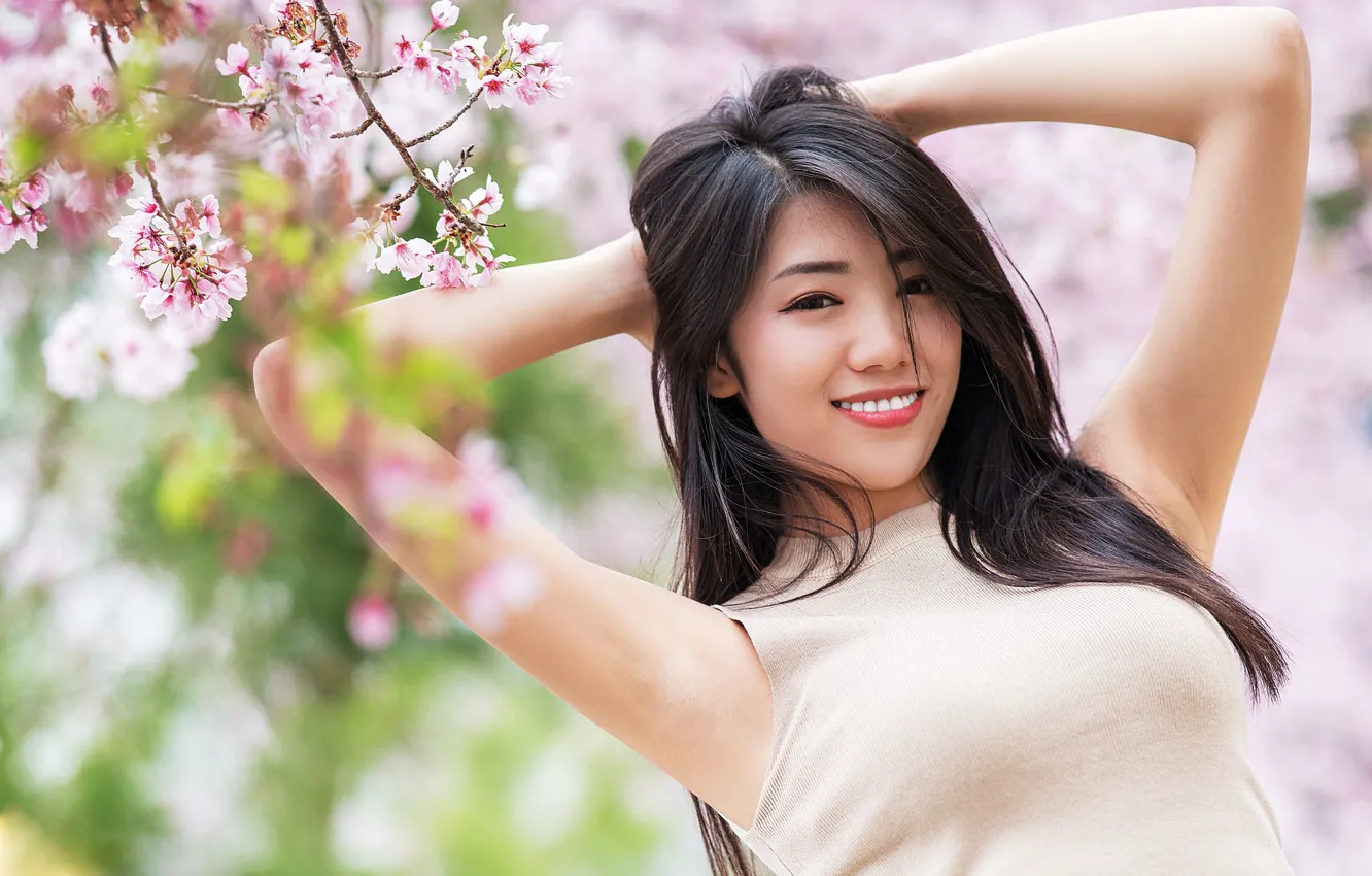 Фото обои девушка, улыбка, весна, азиатка, цветение, милашка