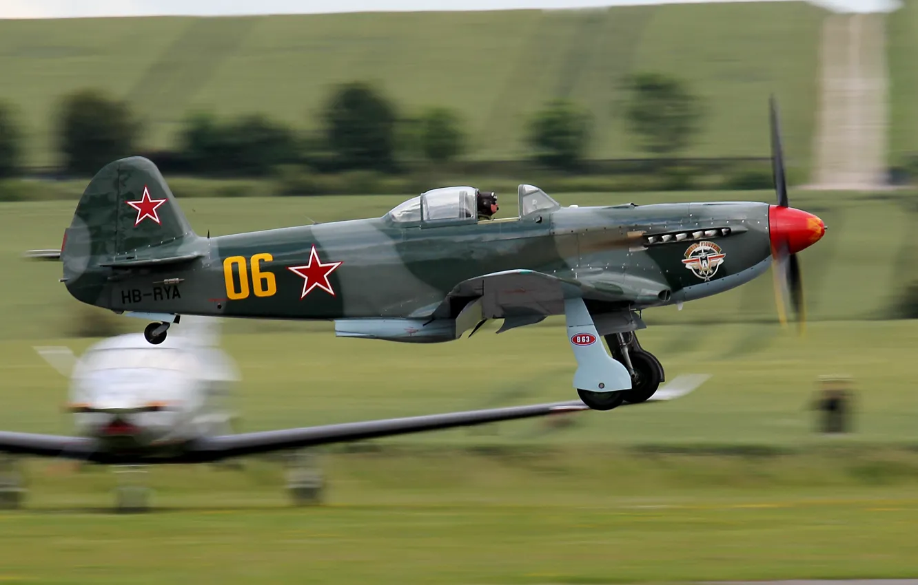 Фото обои небо, истребитель, взлёт, советский, одномоторный, Вов, ЯК-9УМ