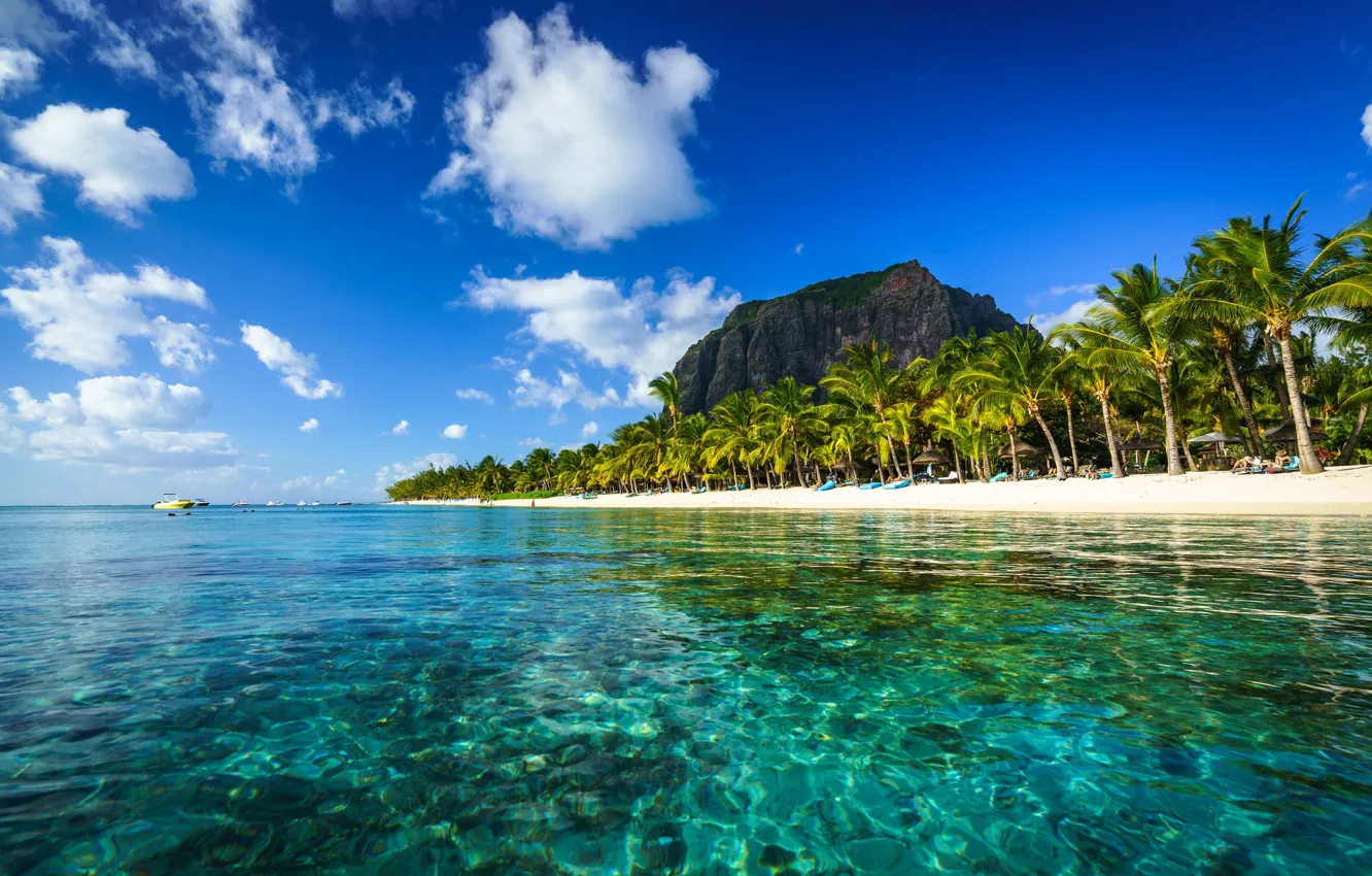 Фото обои скала, пальмы, океан, побережье, катера, Индийский океан, Маврикий, Mauritius