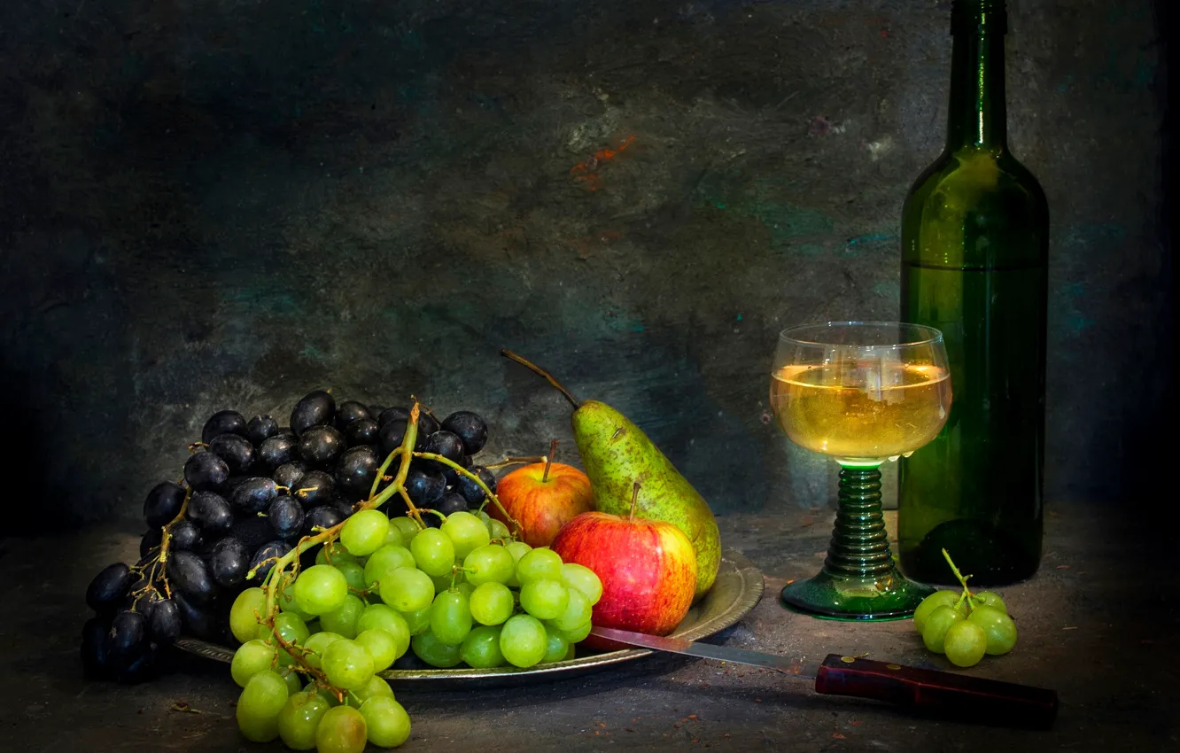 Фото обои бутылка, нож, фрукты, натюрморт, белое вино, Sweet wine flows