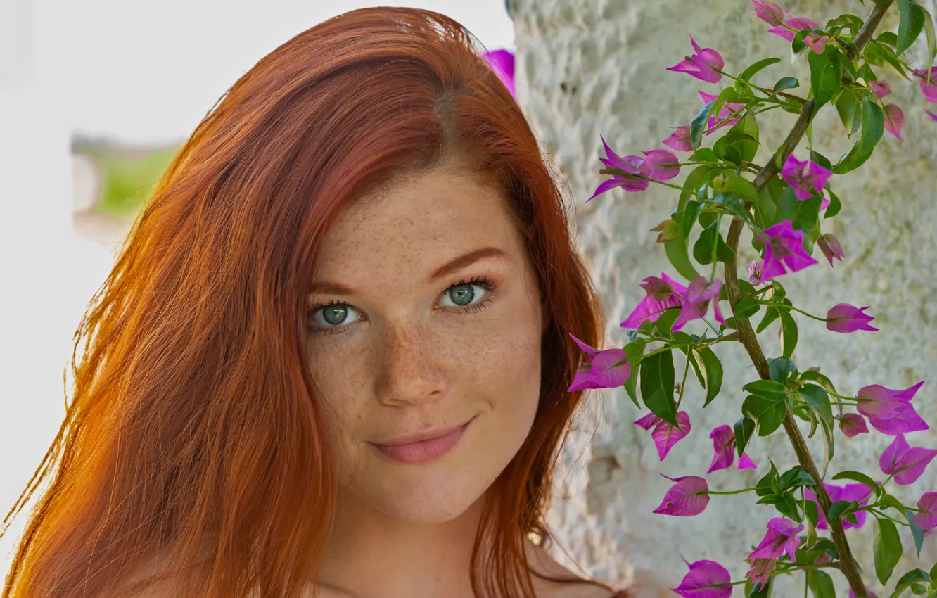 Фото обои woman, young, eyes, smile, flowers, model, redhead, look