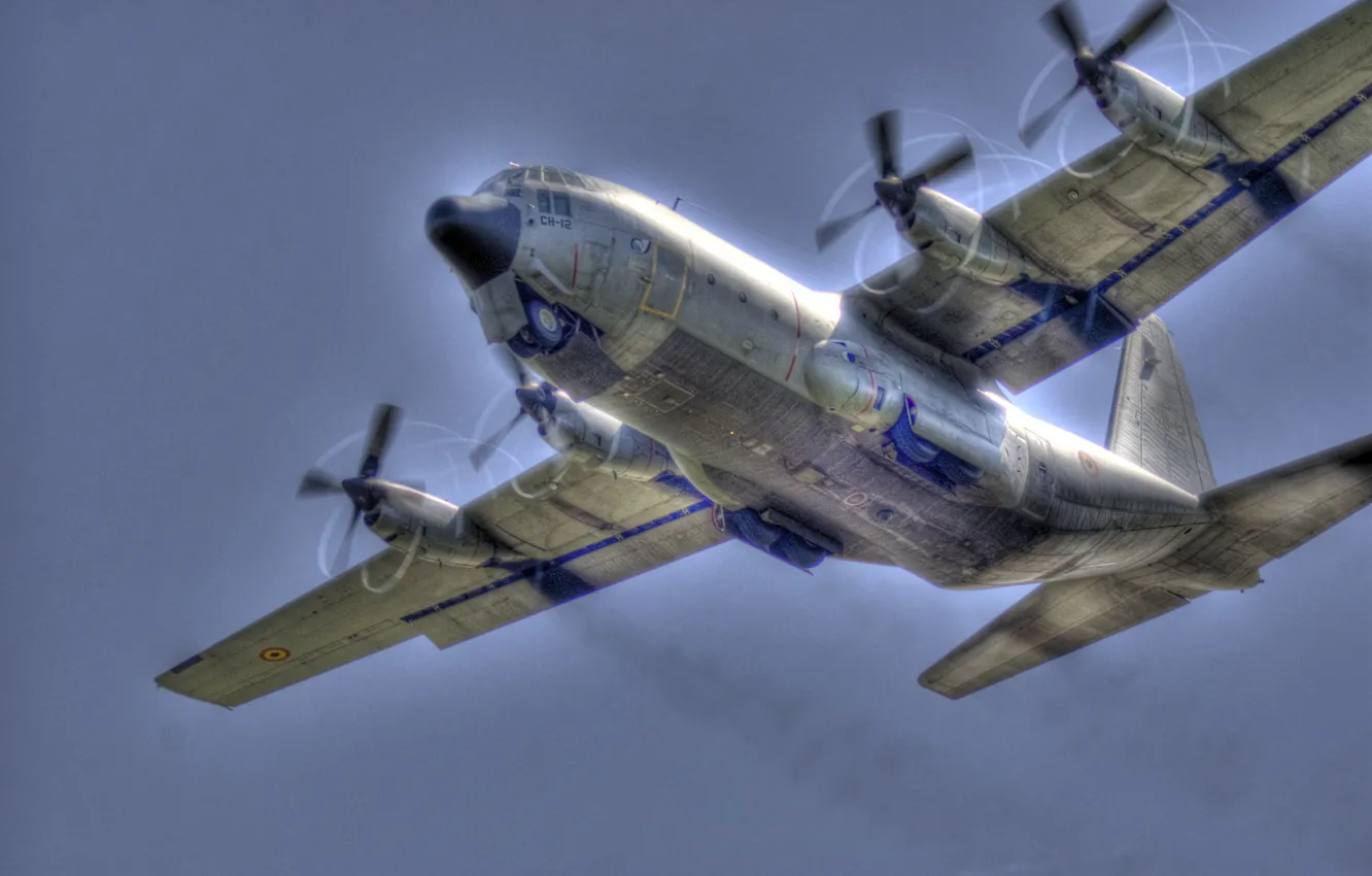 Фото обои Belgian Air Force, C130 Hercules, in flight, propellor whirl