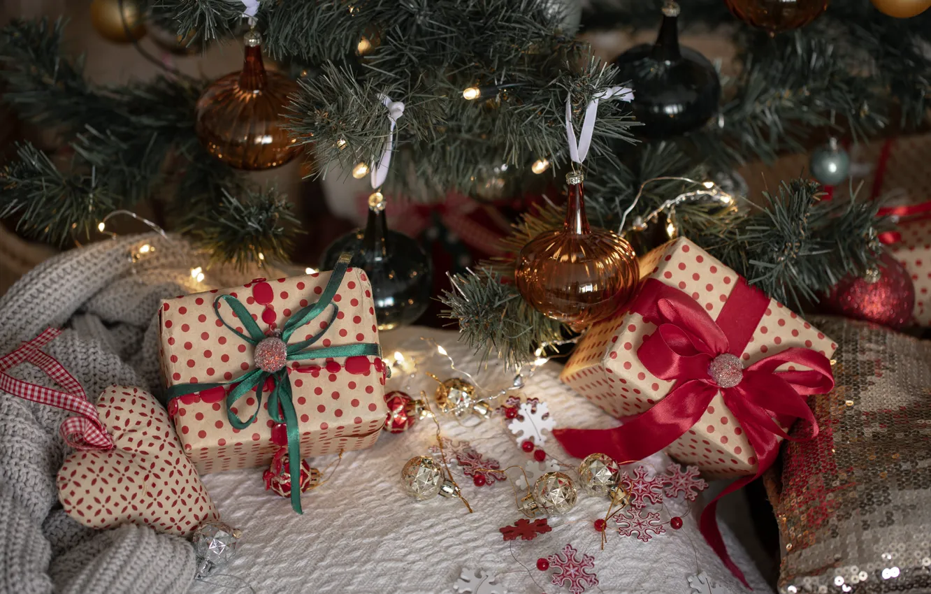 Фото обои снежинки, сердце, Рождество, подарки, Новый год, ёлка, хвоя, коробки