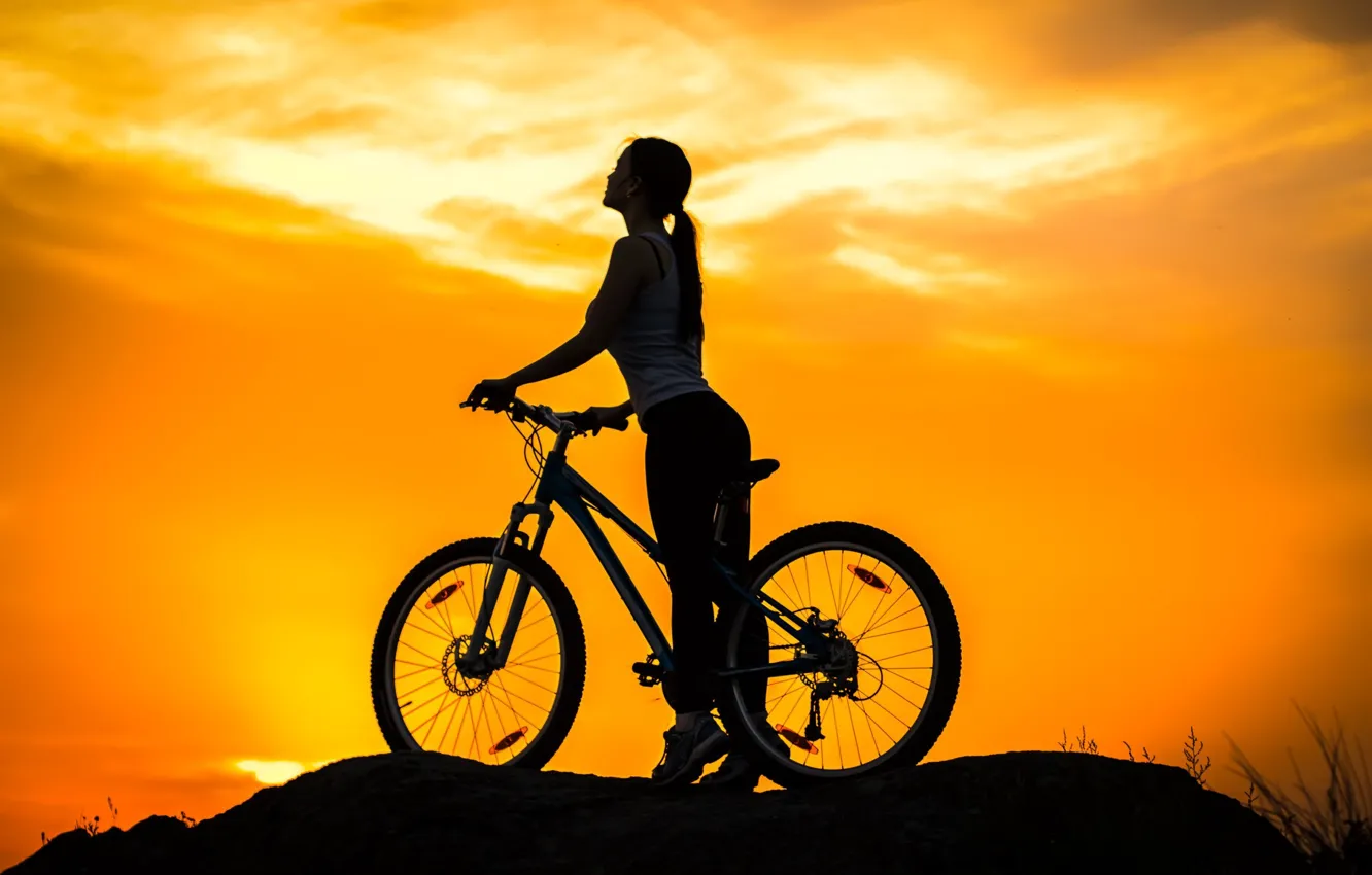 Фото обои небо, девушка, закат, велосипед, спорт, силуэт, байк, сумерки