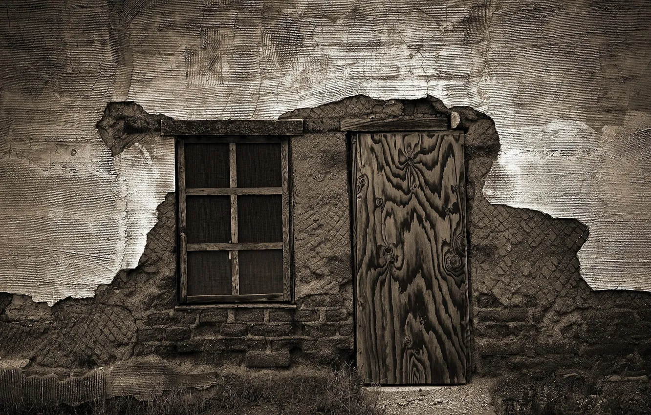 Фото обои чёрно-белое, Дом, дверь, окно, старый