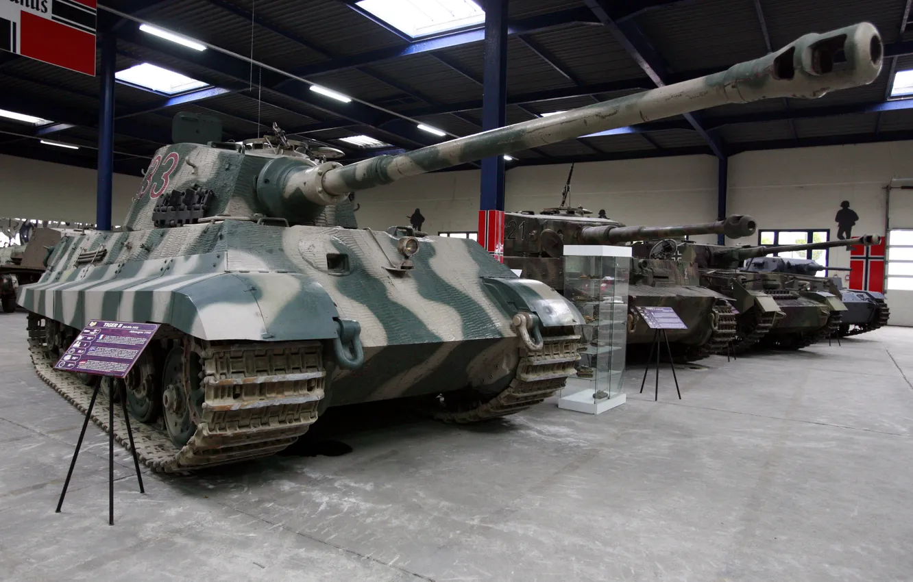 Фото обои Panzerkampfwagen VI Ausf. B «Tiger II», The beast, Saumur museum