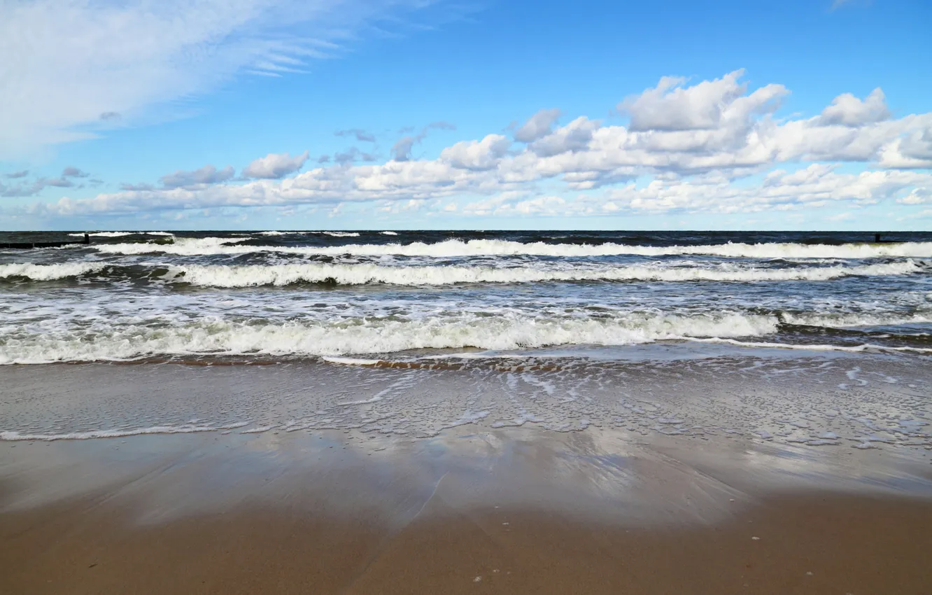 Фото обои песок, море, волны, пляж, лето, небо, пена, вода