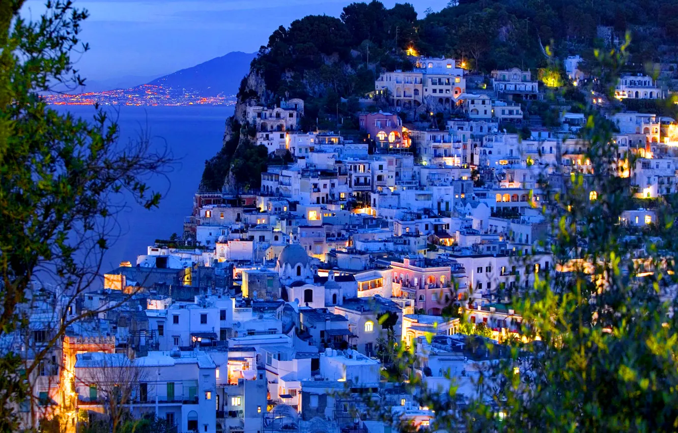 Фото обои море, огни, остров, дома, вечер, склон, Италия, capri
