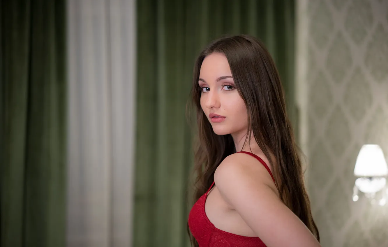 Фото обои взгляд, лицо, волосы, милашка, Laura