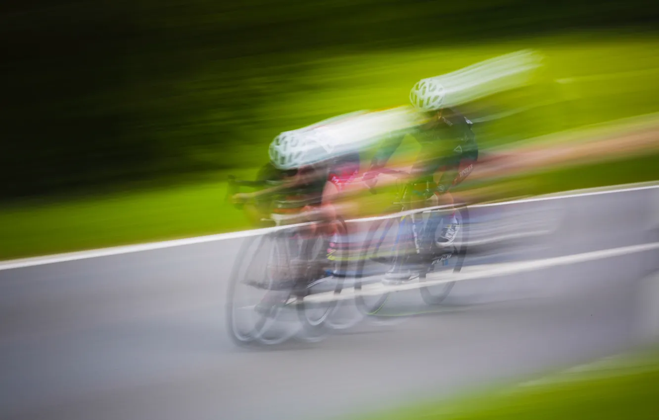 Фото обои дорога, велосипед, гонка, скорость, велосипедисты, спортсмены, велосипеды, динамика