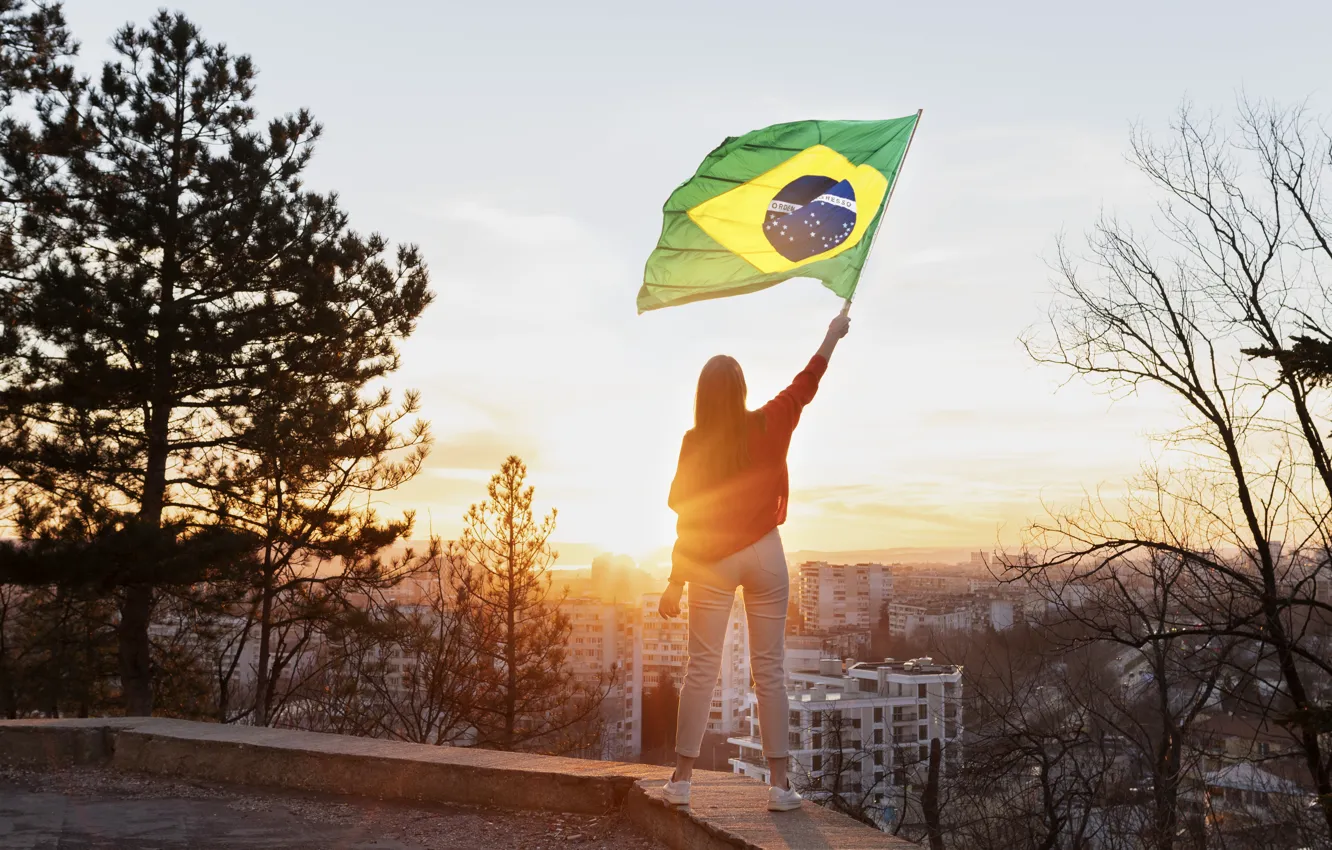 Фото обои woman, flag, shot, brazilian, full, holding