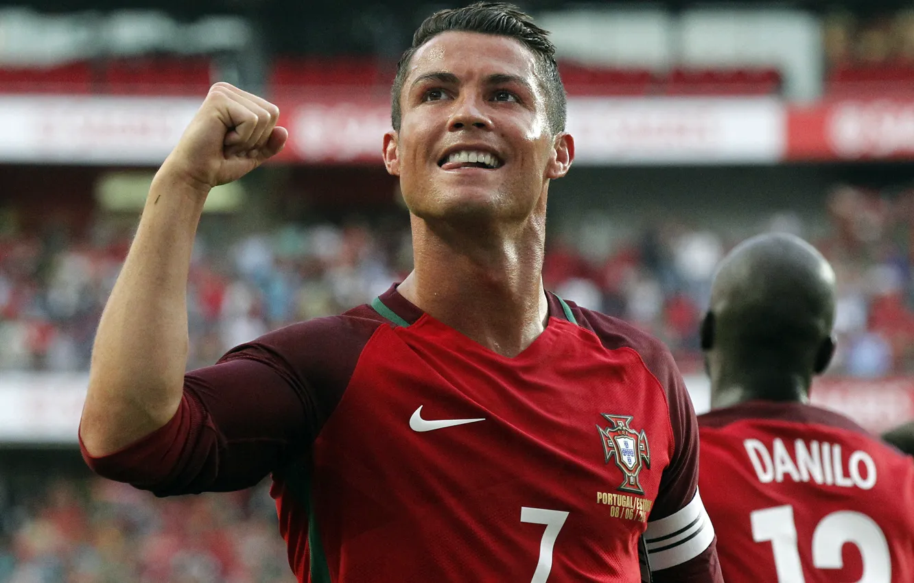 Фото обои радость, футбол, победа, форма, Португалия, Cristiano Ronaldo, футболист, football