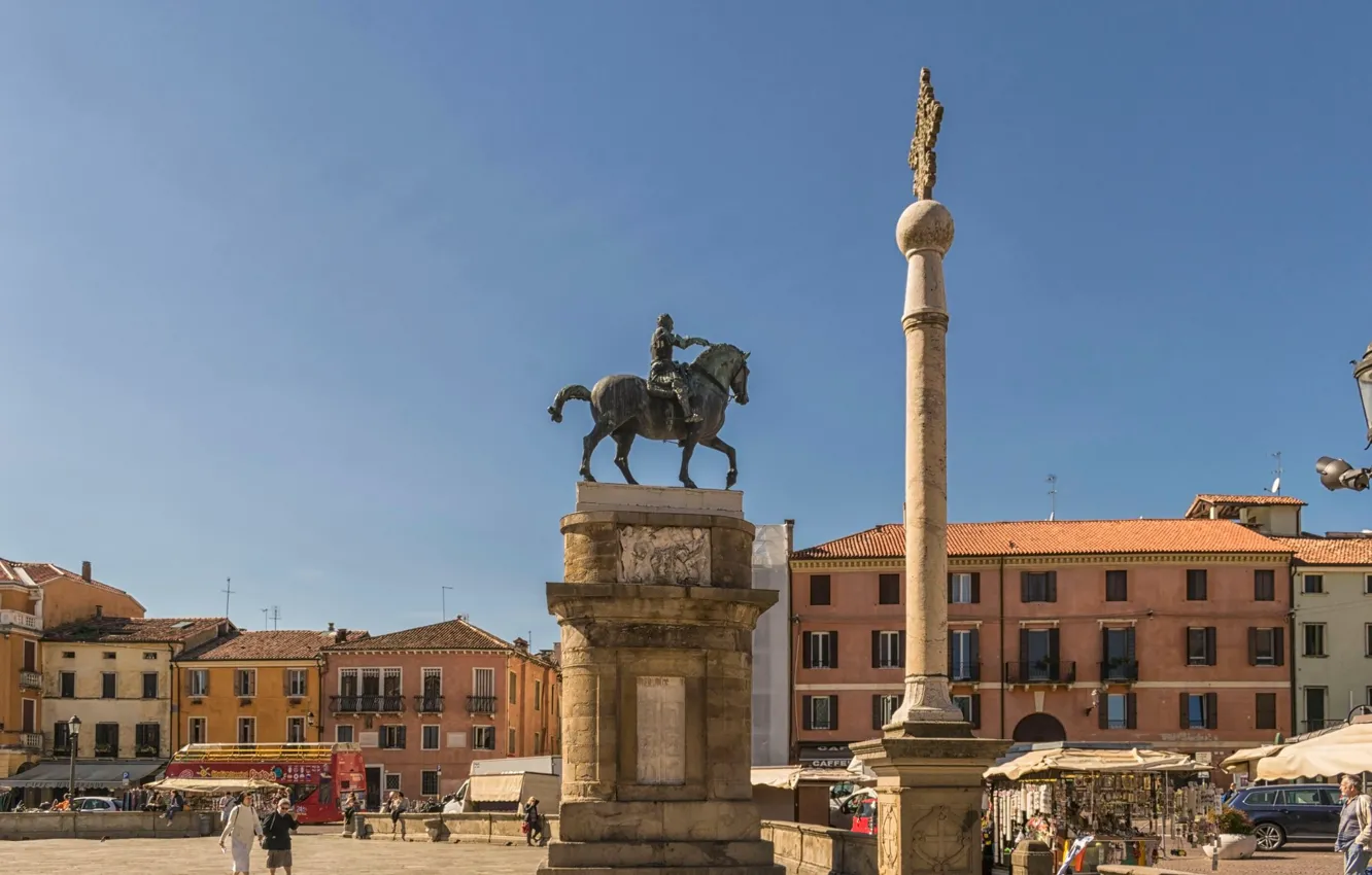 Фото обои дома, площадь, Италия, памятник, колонна, Падуя, конная статуя