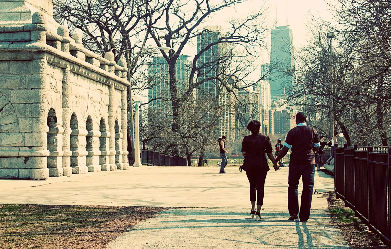 Фото обои осень, город, парк, люди, небоскребы, Чикаго, пара, Иллиноис
