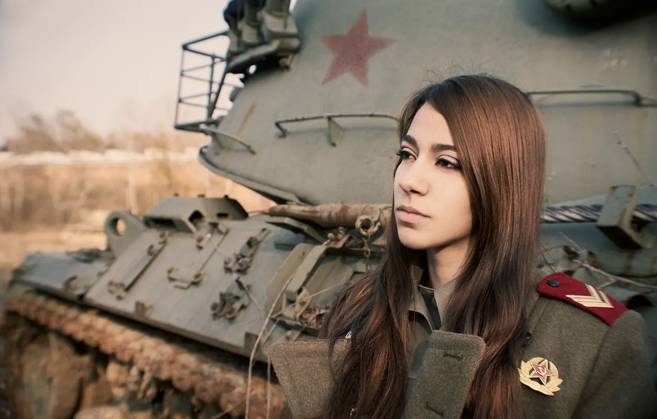 Фото обои девушка, лицо, танк, форма