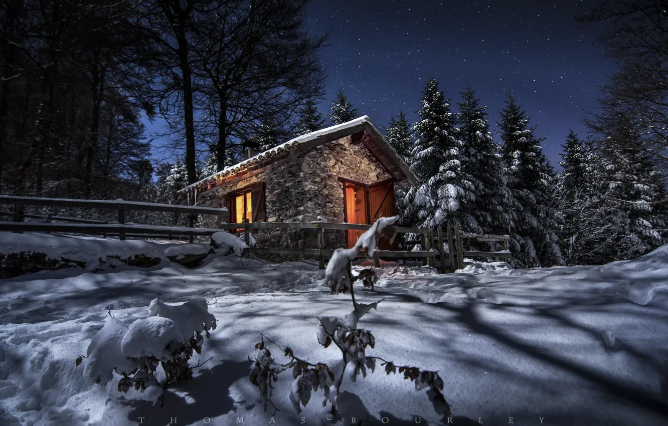 Фото обои зима, лес, снег, деревья, пейзаж, ночь, дом, Франция