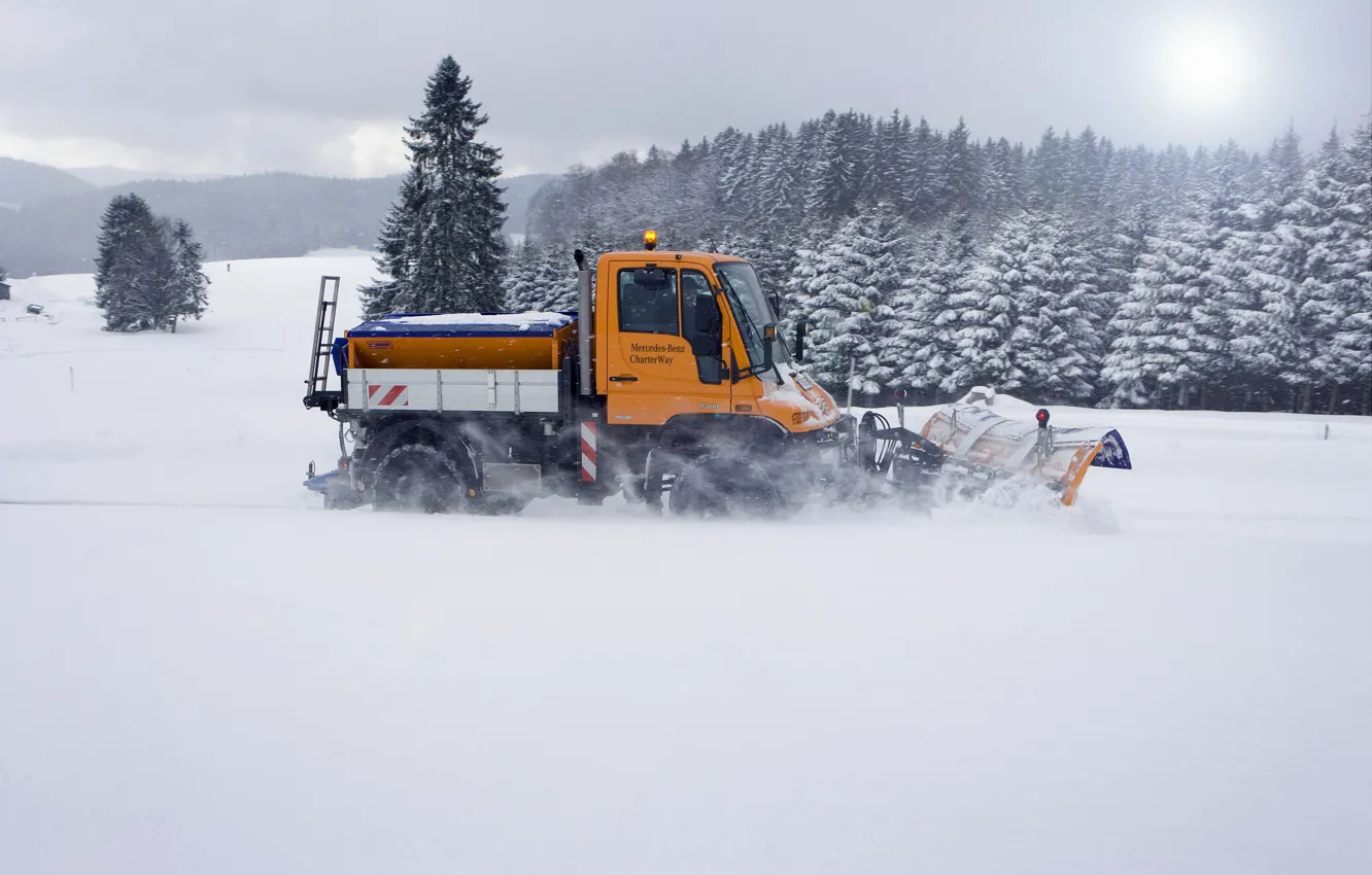 Фото обои снег, деревья, Mercedes-Benz, спецтехника, Unimog, U400