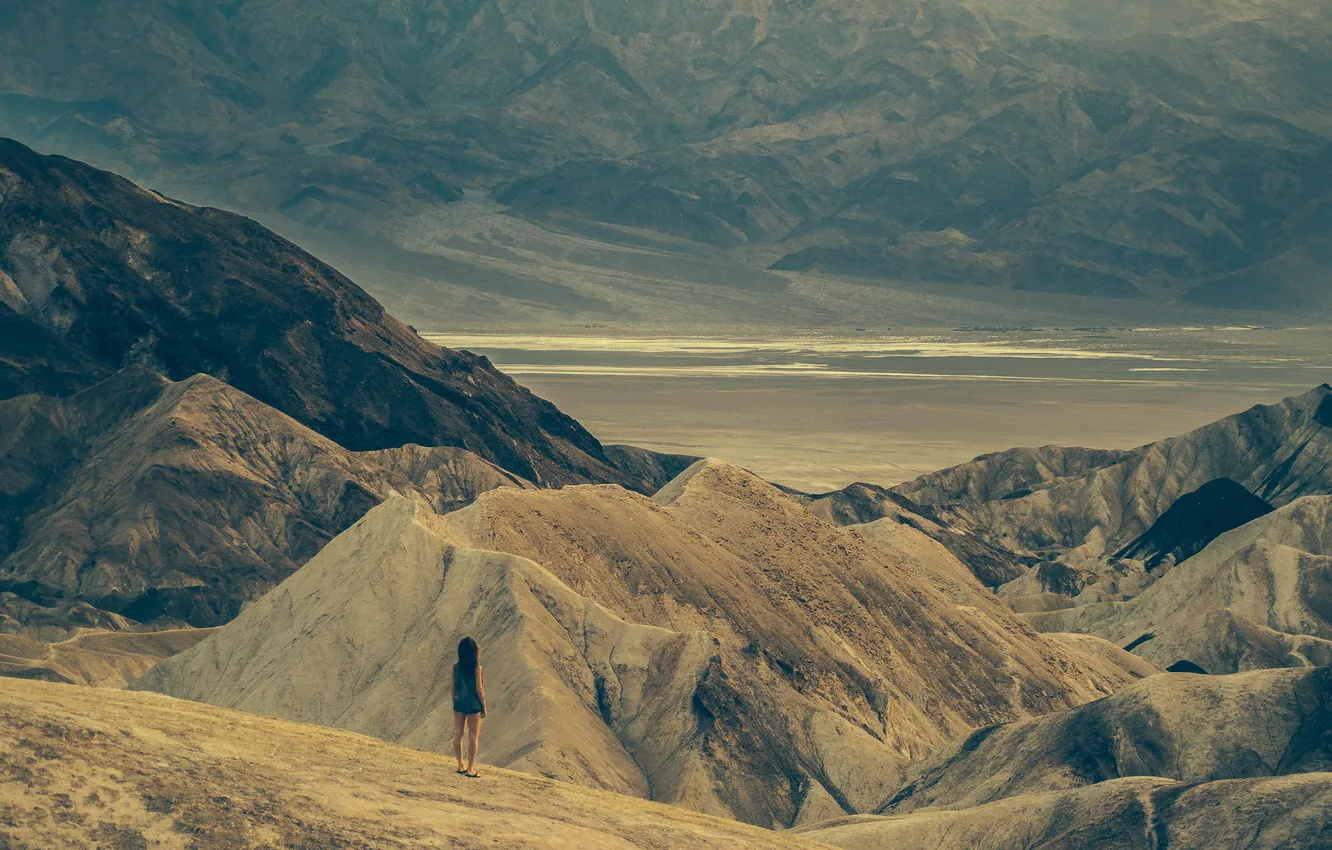 Фото обои девушка, горы, природа, пустыня