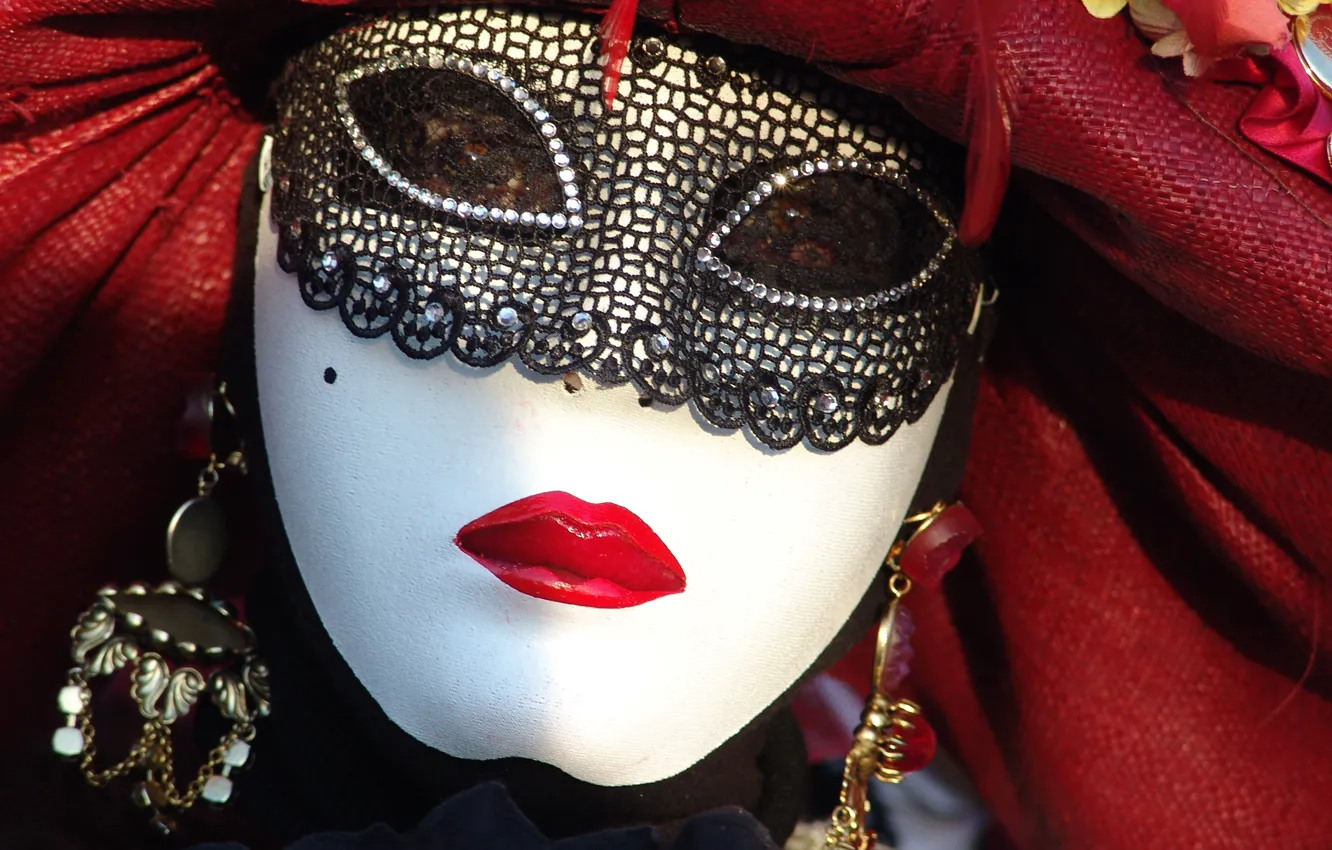 Фото обои red, white, mask, Carnival, fabrics