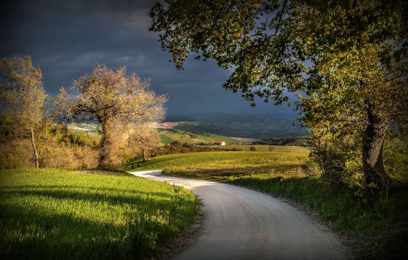 Фото обои дорога, тучи, Италия, тени, страда, Мачерата, Сан- Северино