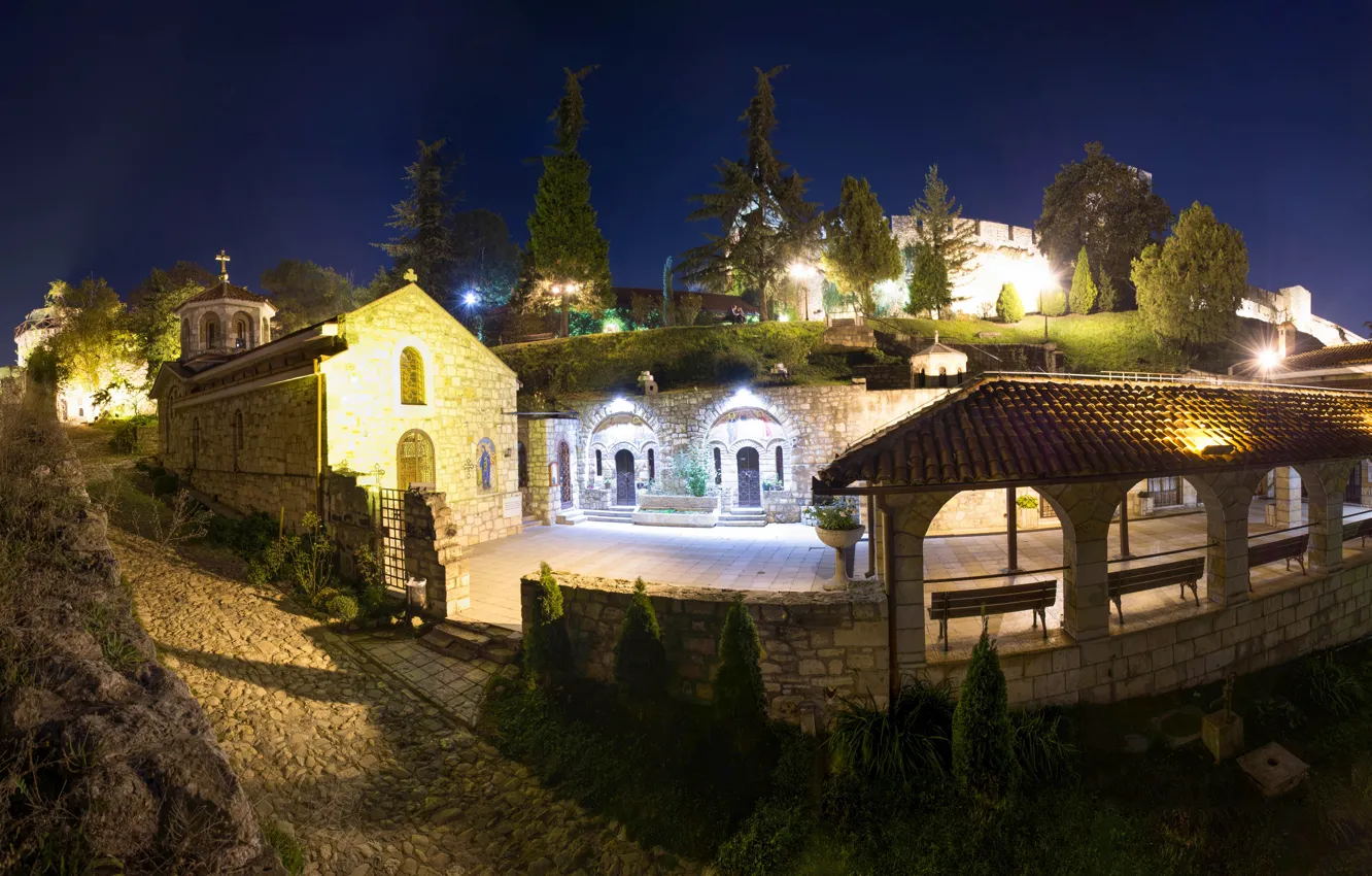 Фото обои деревья, ночь, церковь, храм, night, сербия, church, Serbia