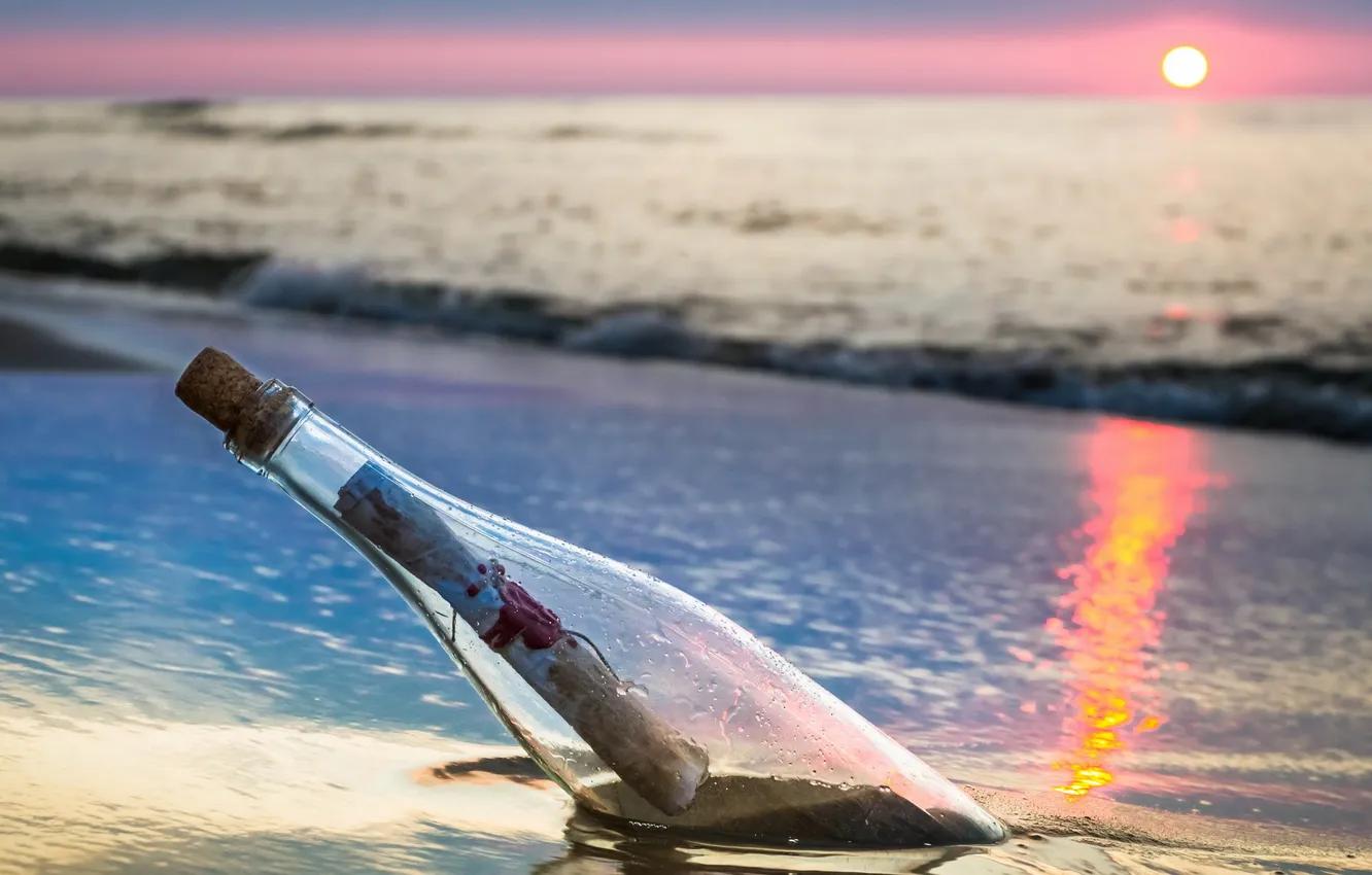 Фото обои море, пейзаж, закат, бутылка, записка