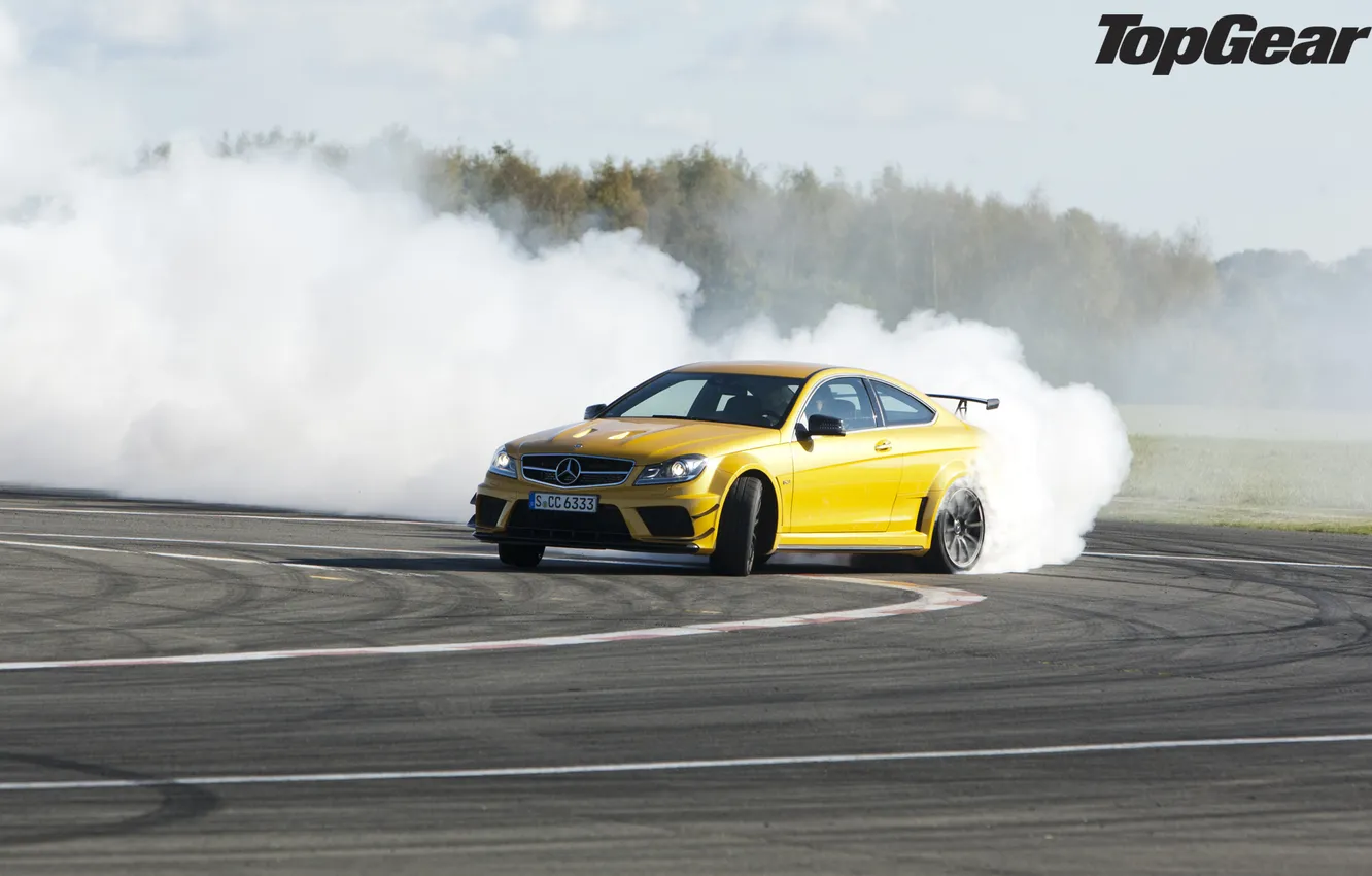 Фото обои желтый, дым, занос, суперкар, дрифт, мерседес, AMG, гоночный трек