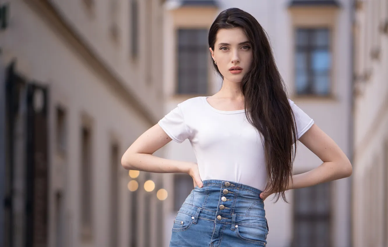 Фото обои girl, beautiful, model, brunette, look, cute, long-haired