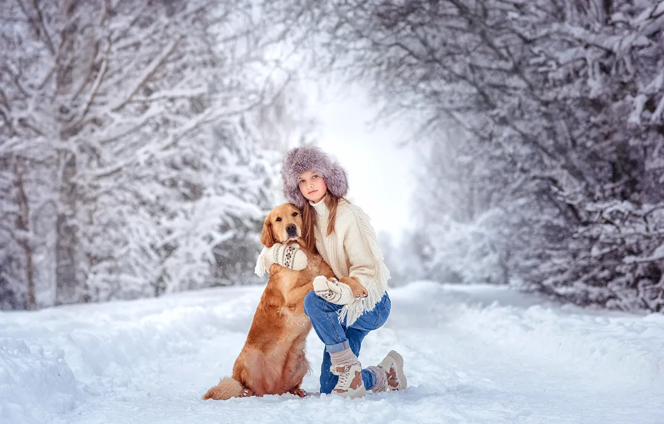 Фото обои зима, девушка, снег, деревья, природа, животное, собака, объятия
