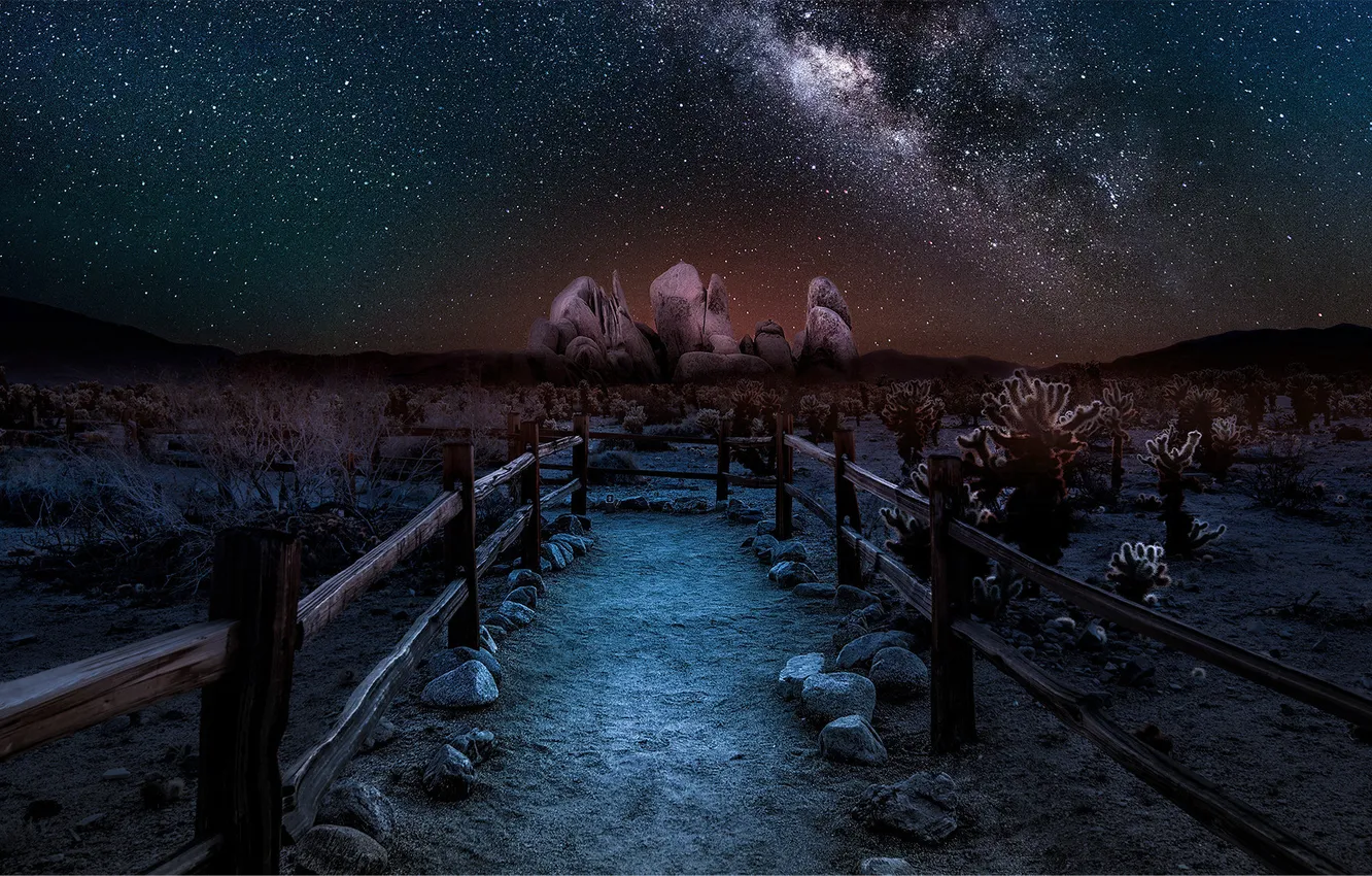 Фото обои звезды, пейзаж, ночь, пустыня, забор, млечный путь
