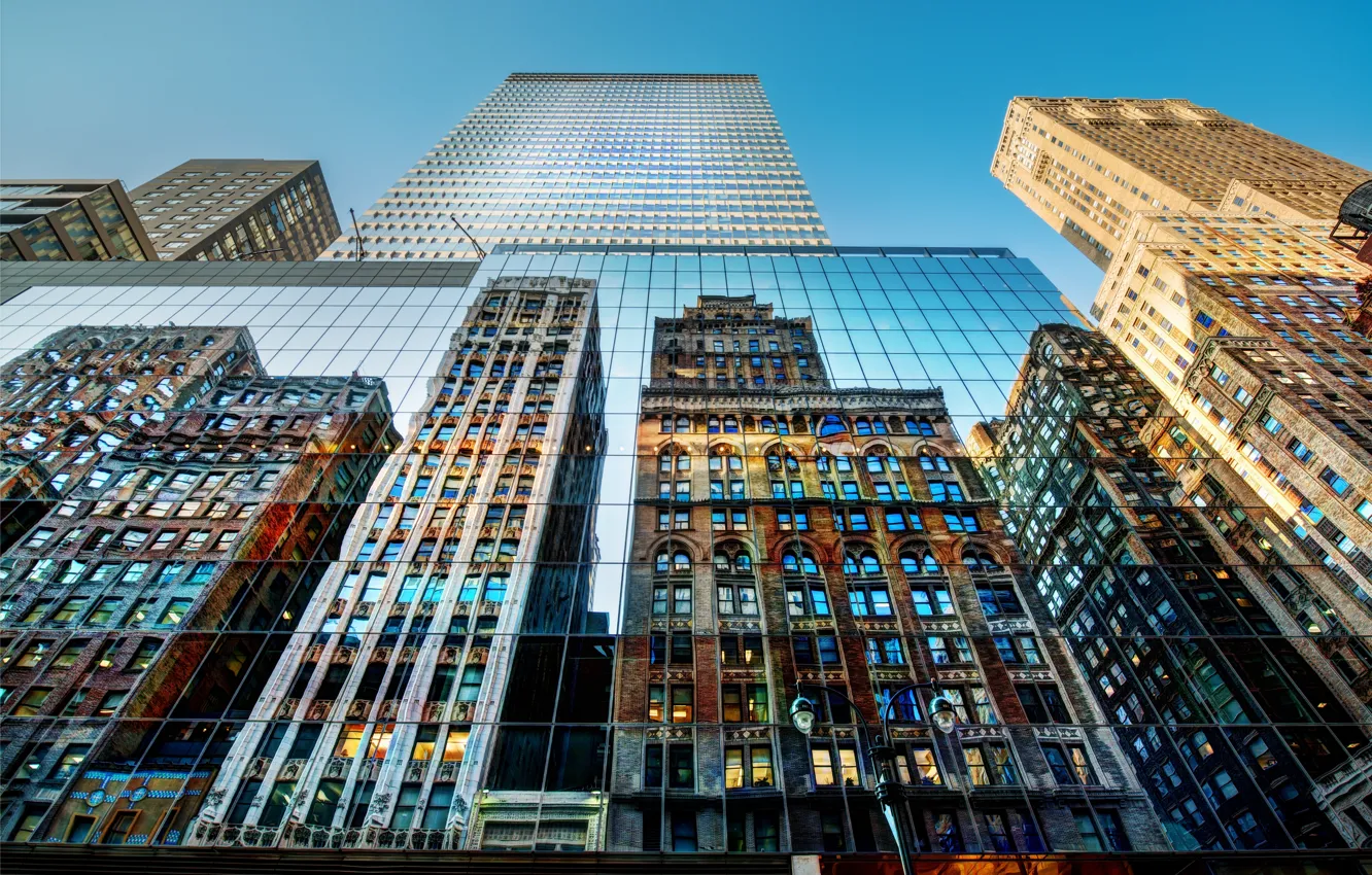 Фото обои отражение, здания, Нью-Йорк, фонарь, небоскрёбы, New York City