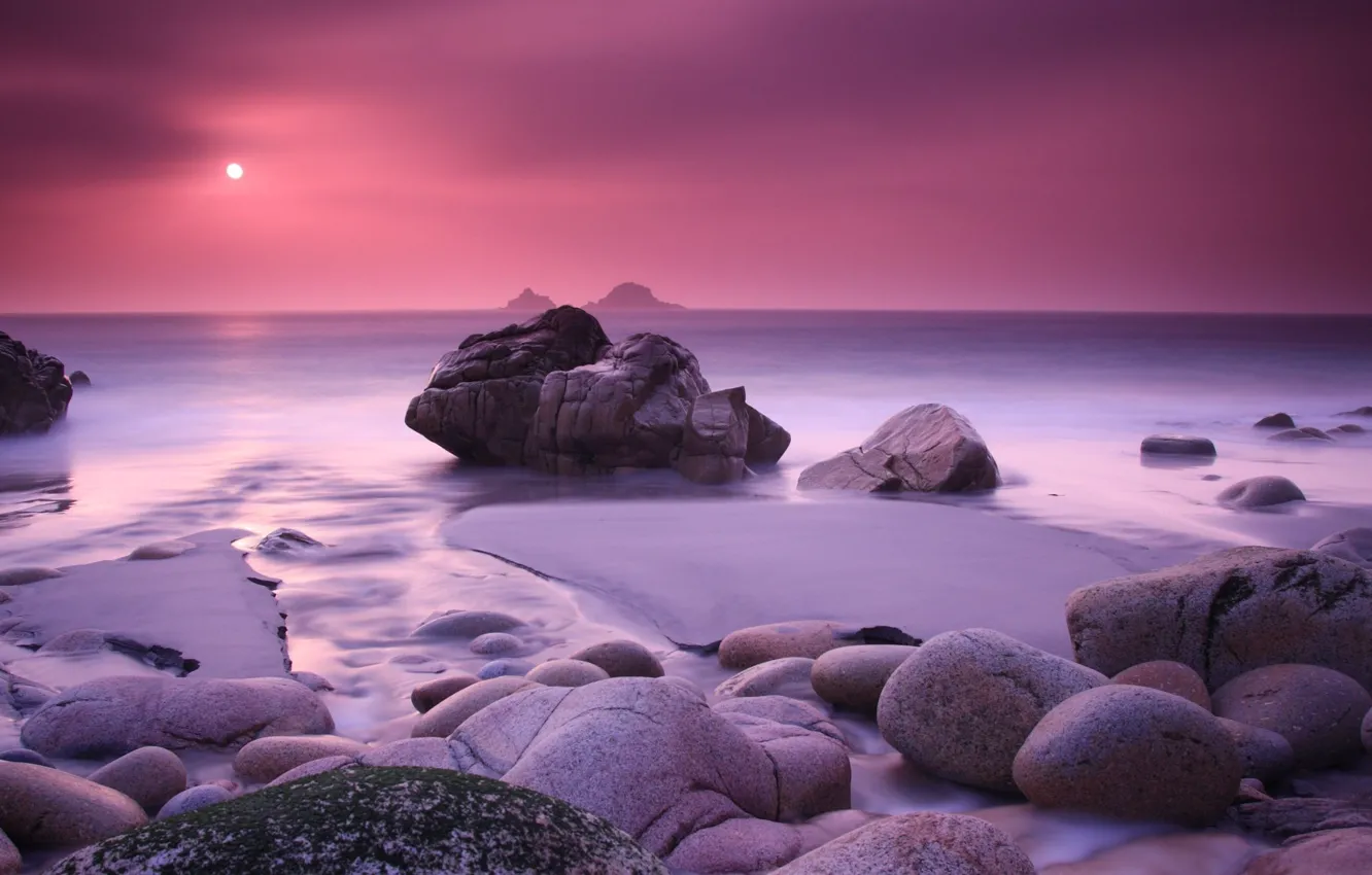 Фото обои песок, море, вода, солнце, закат, камни, розовый, остров