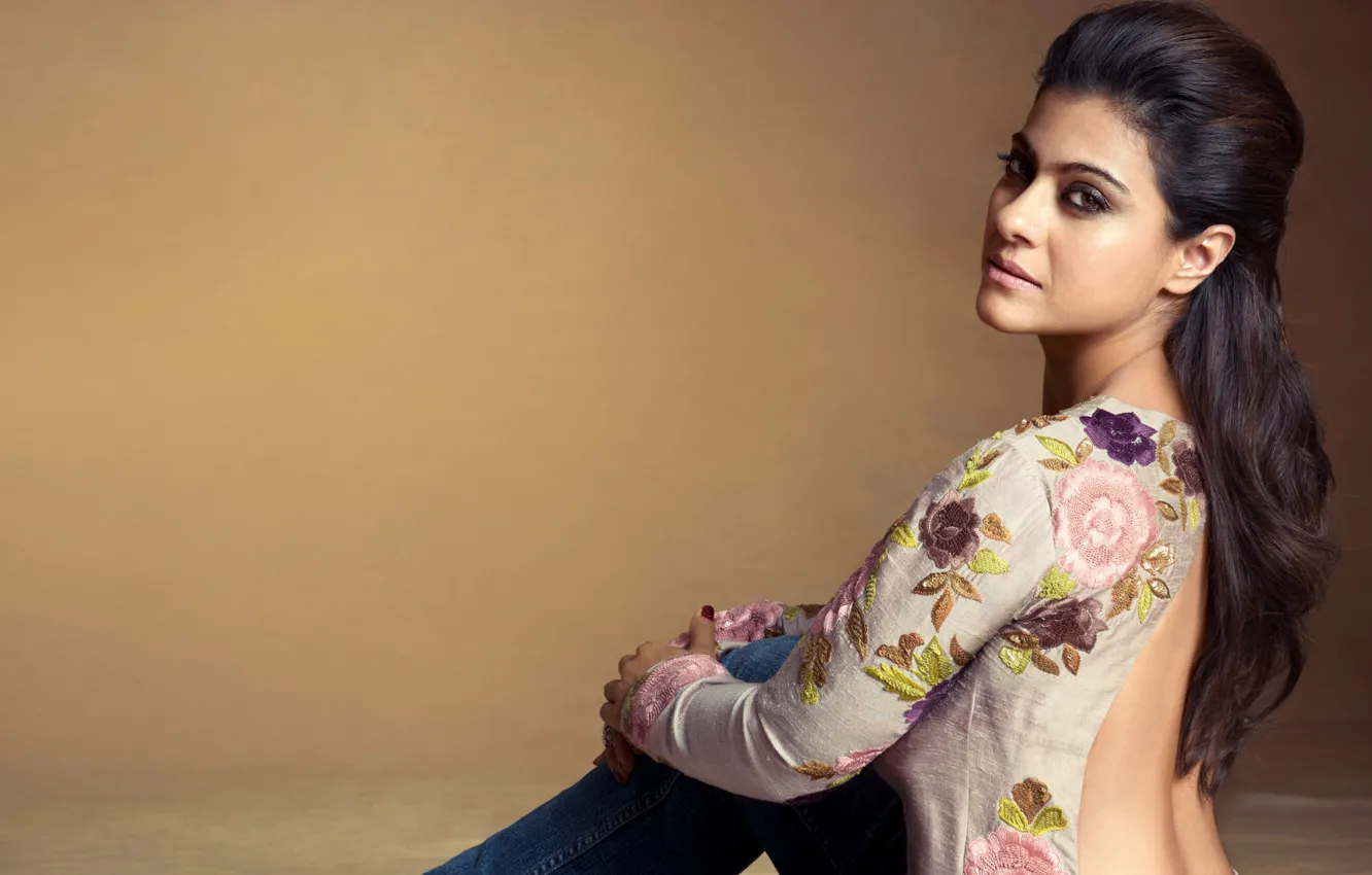 Фото обои актриса, bollywood, взггляд, Kajol, каджол, болливуд, индиа
