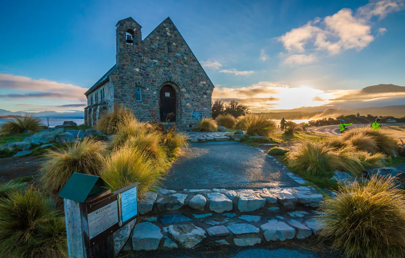Фото обои трава, пейзаж, природа, озеро, камни, Новая Зеландия, церковь, Текапо