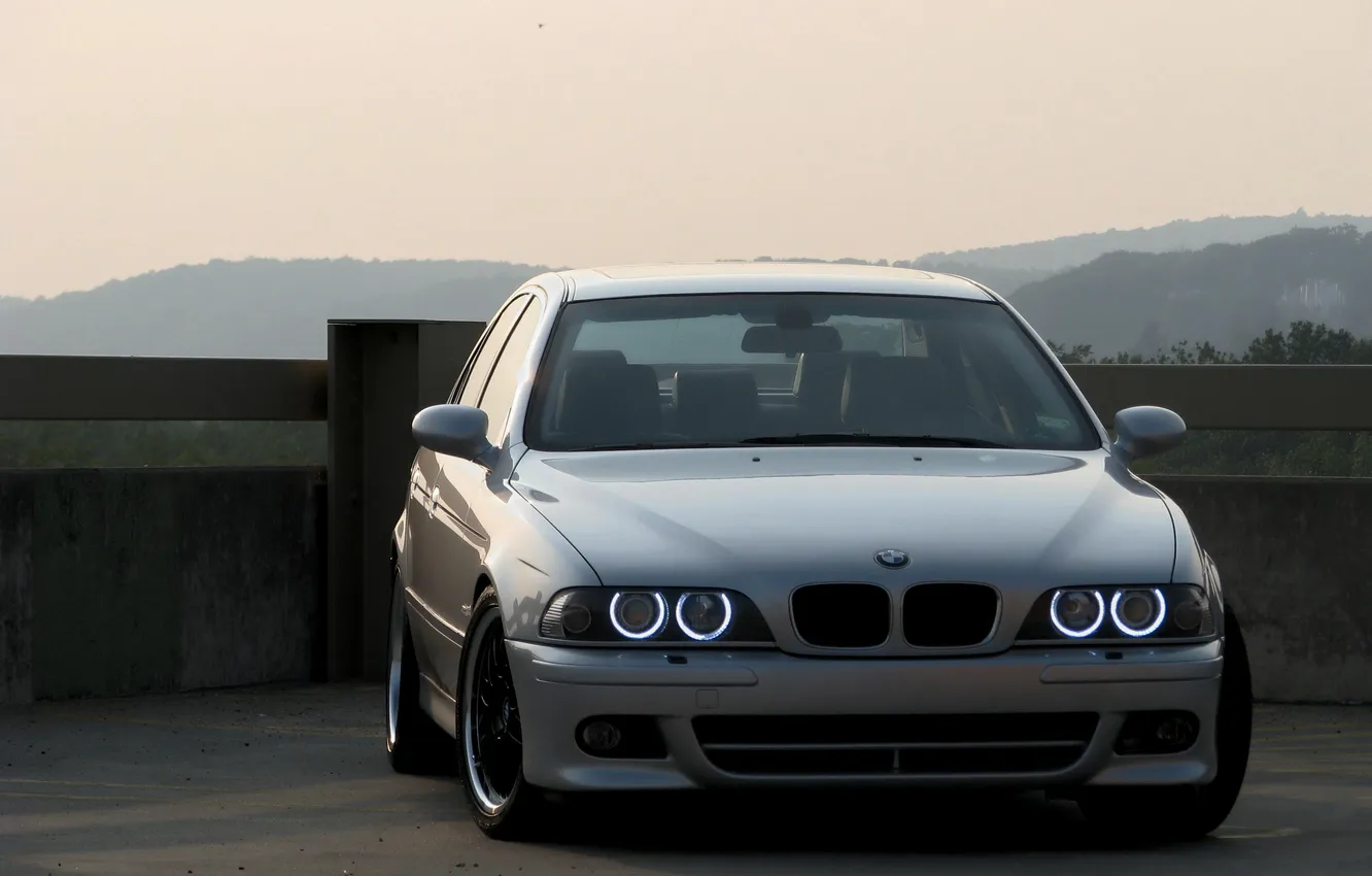 Фото обои фары, BMW, БМВ, серебристая, ангельские глазки, бумер, E39, е39